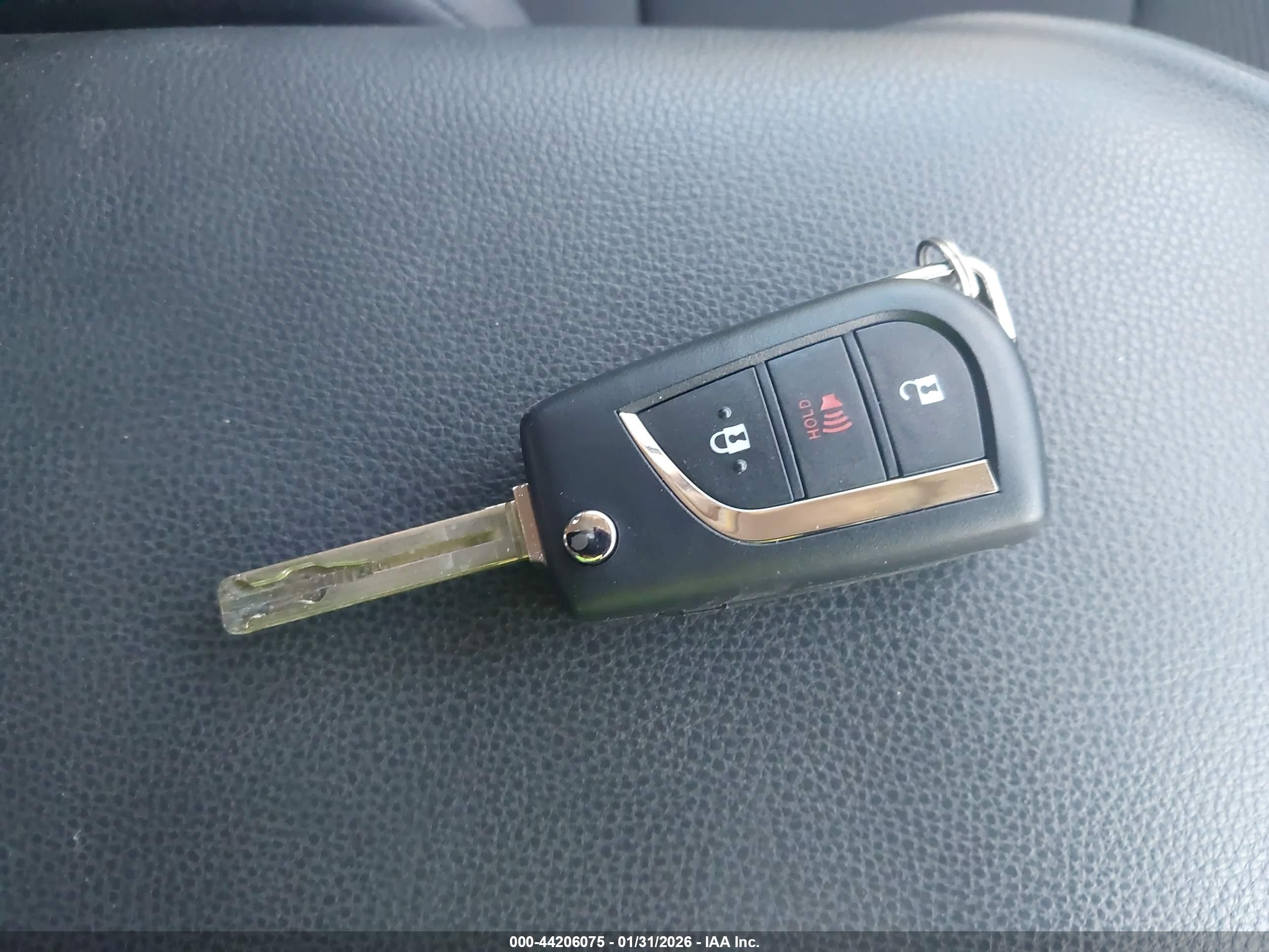 TOYOTA RAV4 image 11
