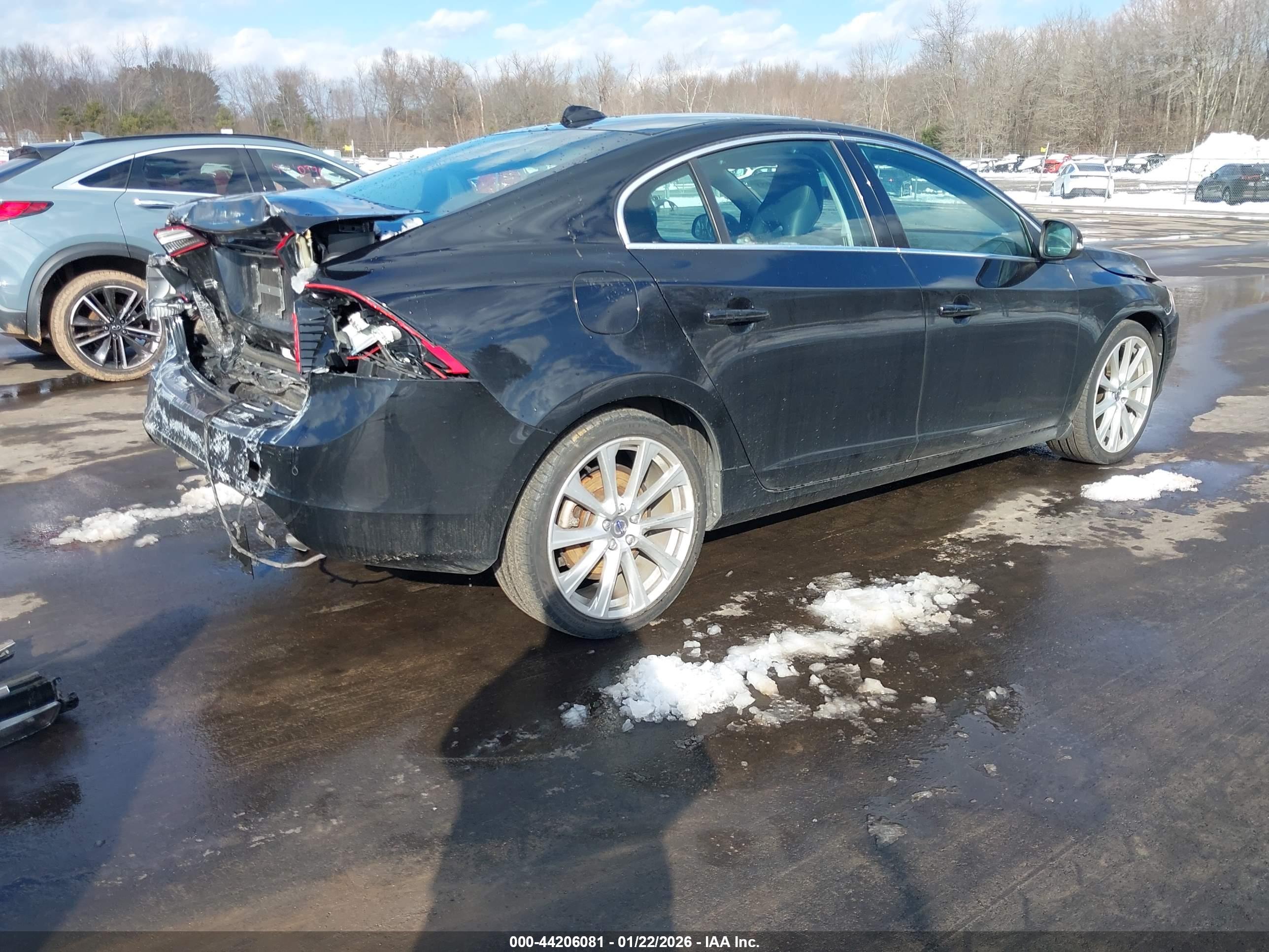 VOLVO S60 image 4