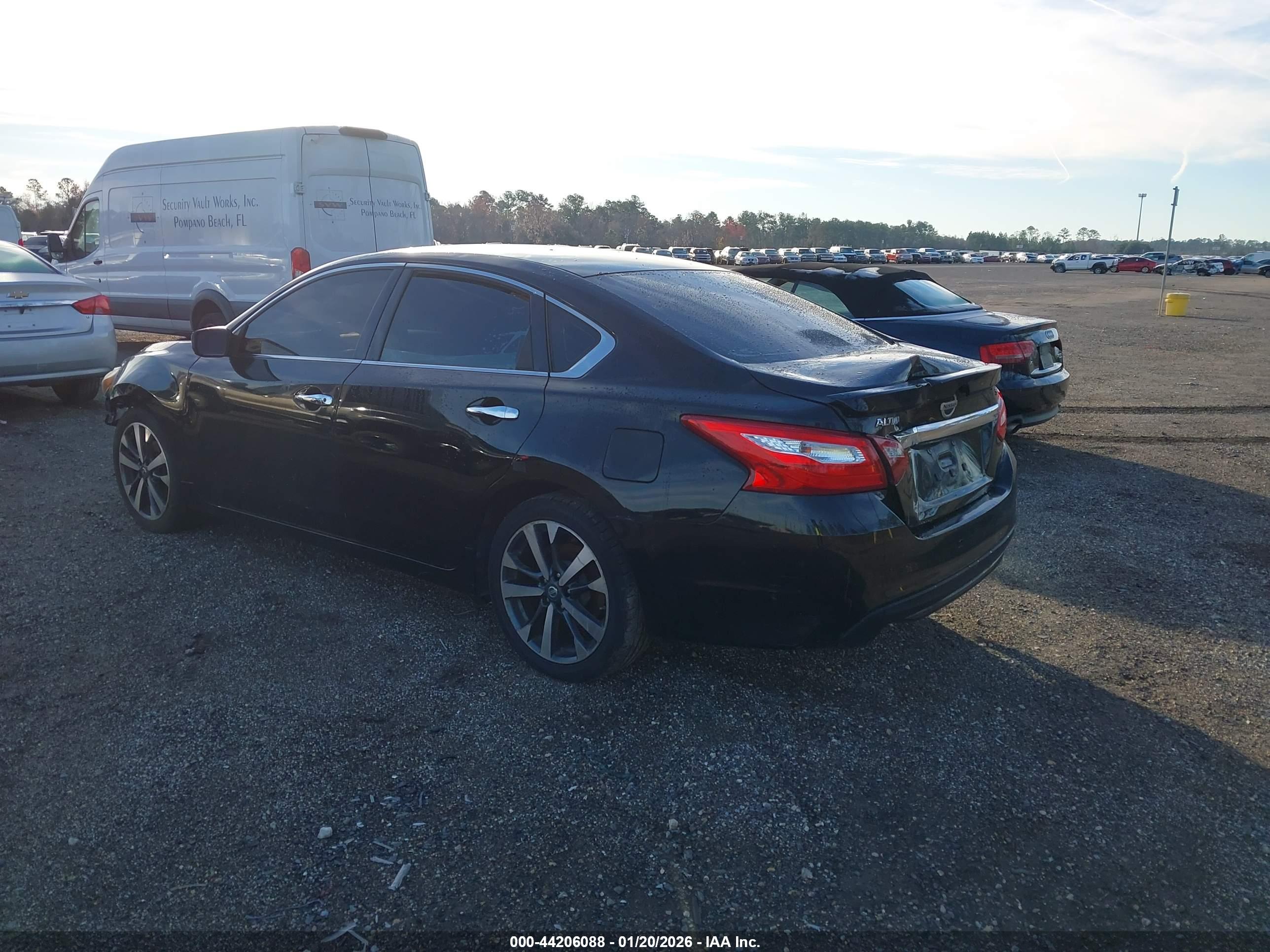 NISSAN ALTIMA image 3