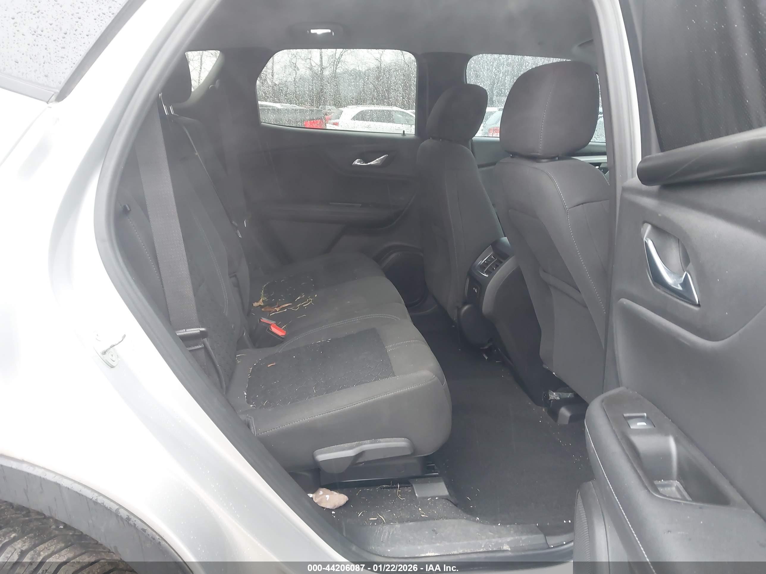 CHEVROLET BLAZER image 8