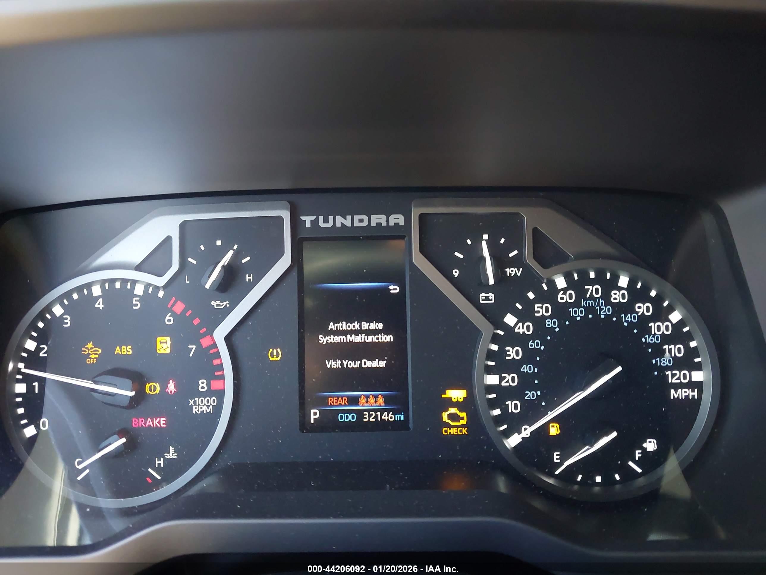 TOYOTA TUNDRA image 7