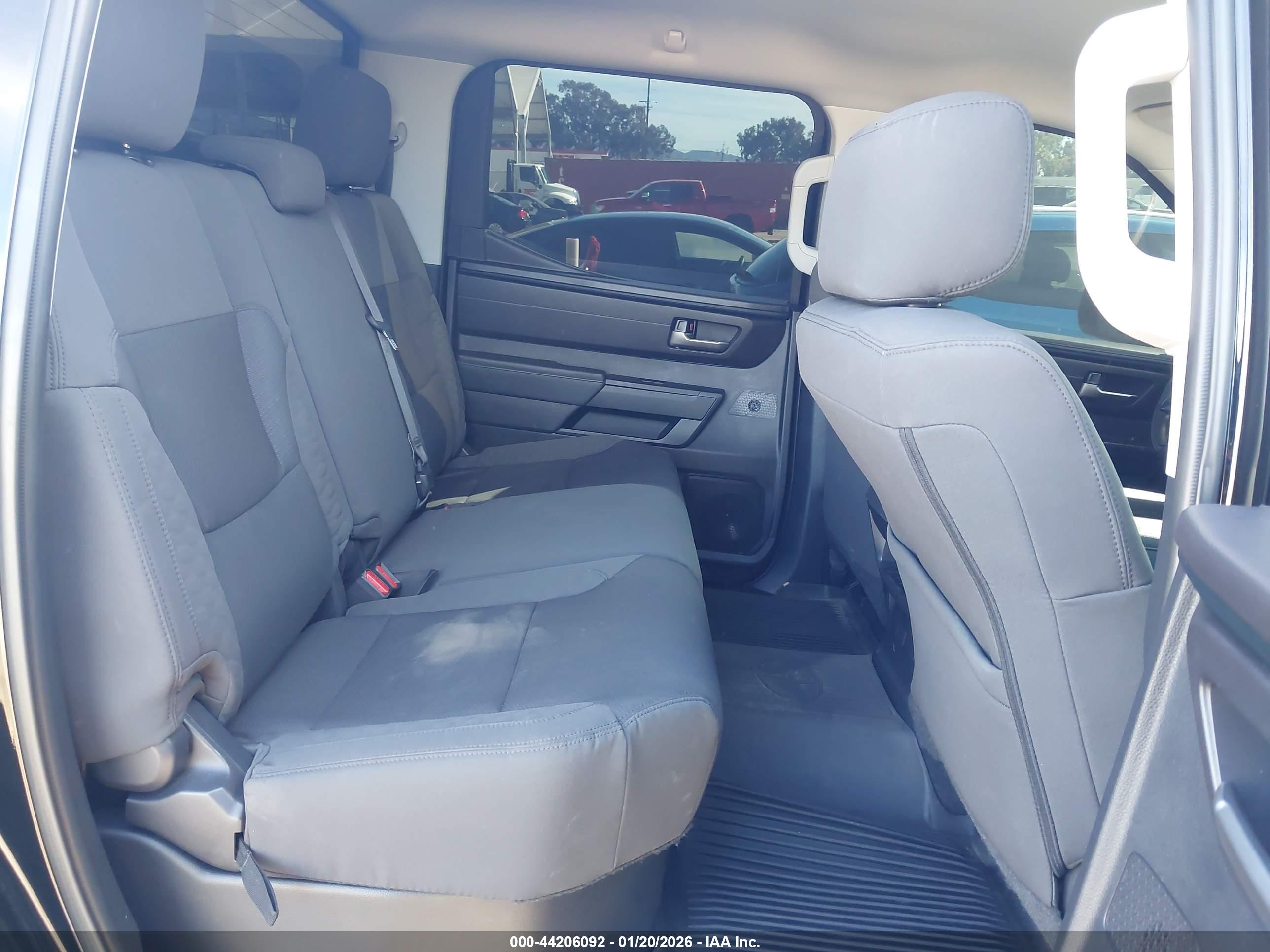 TOYOTA TUNDRA image 8