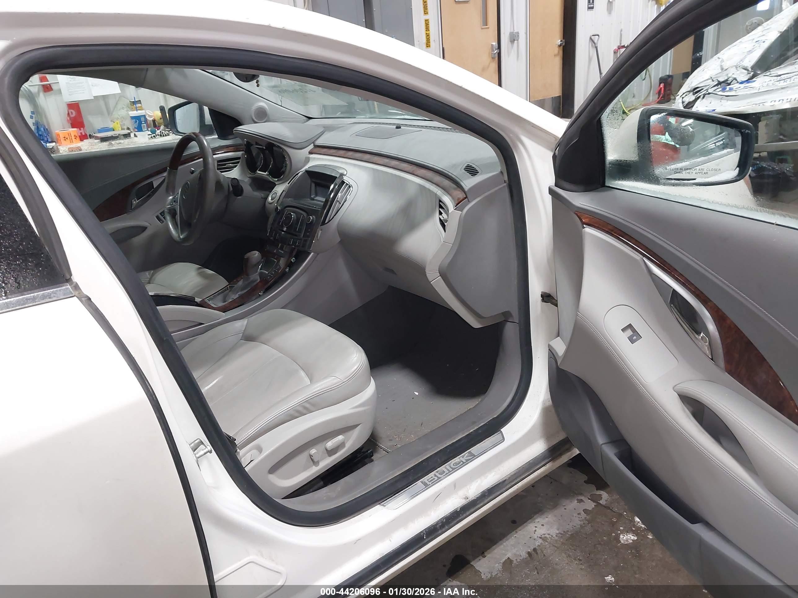 BUICK LACROSSE image 5