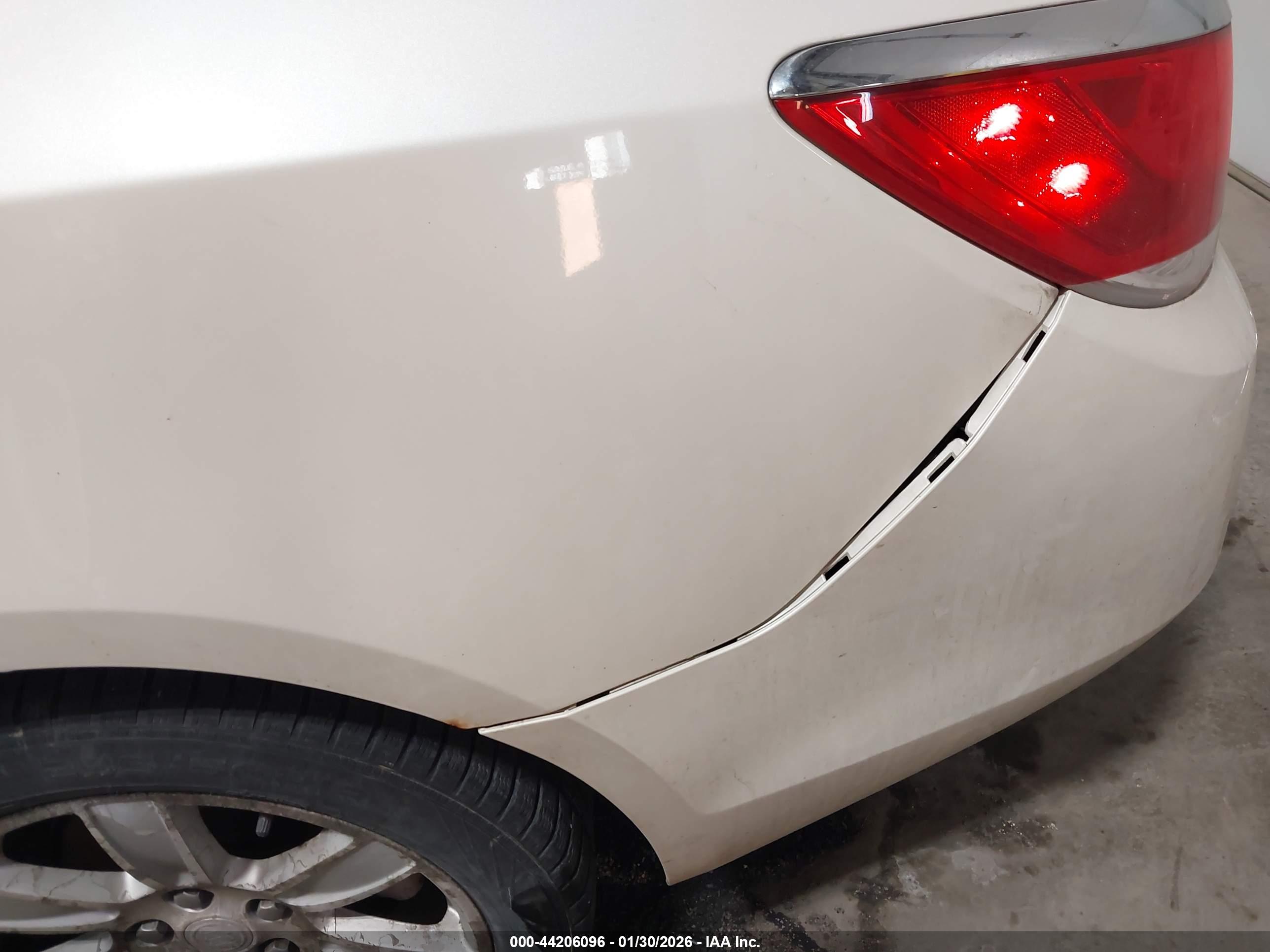 BUICK LACROSSE image 6