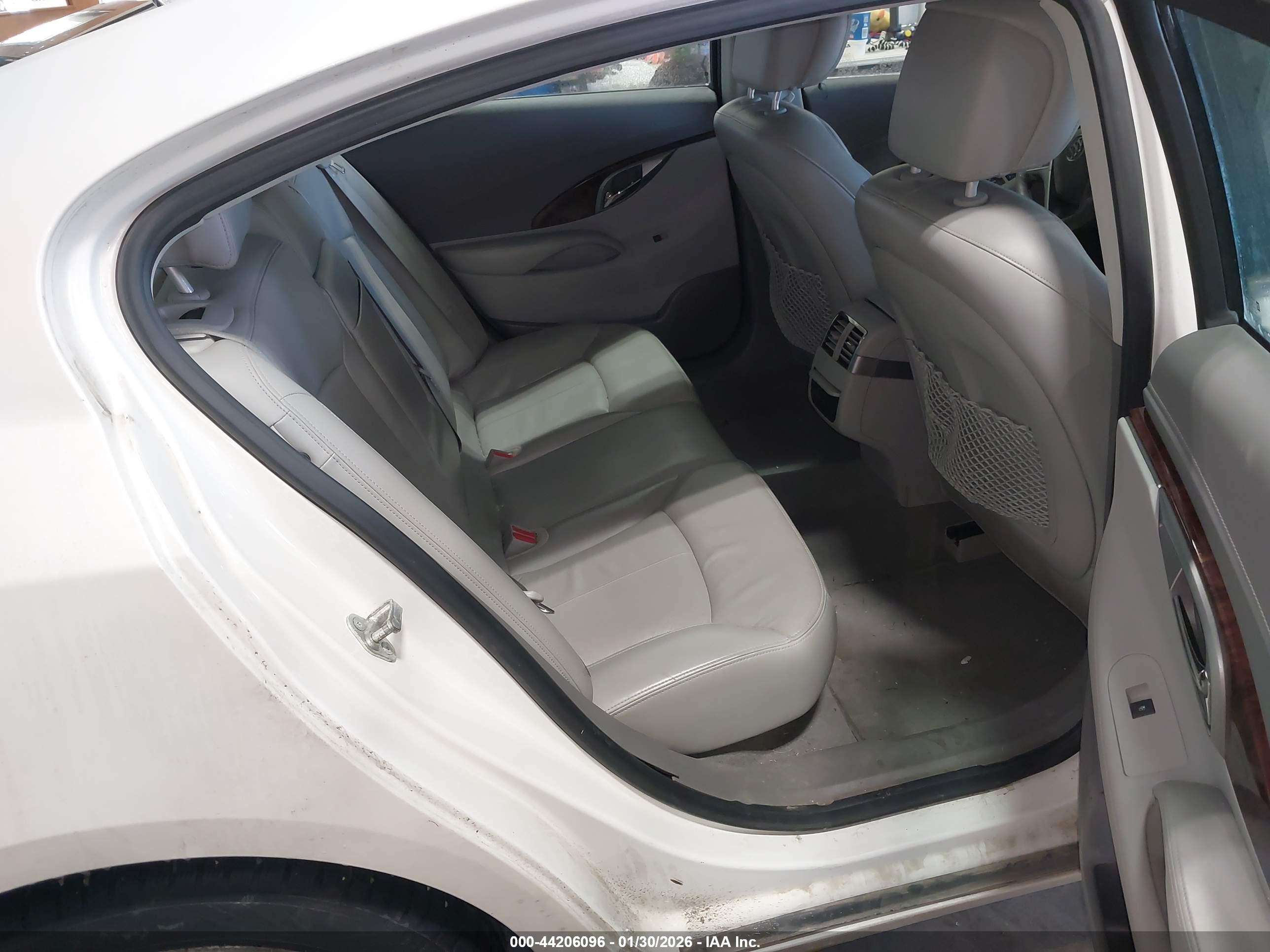 BUICK LACROSSE image 8