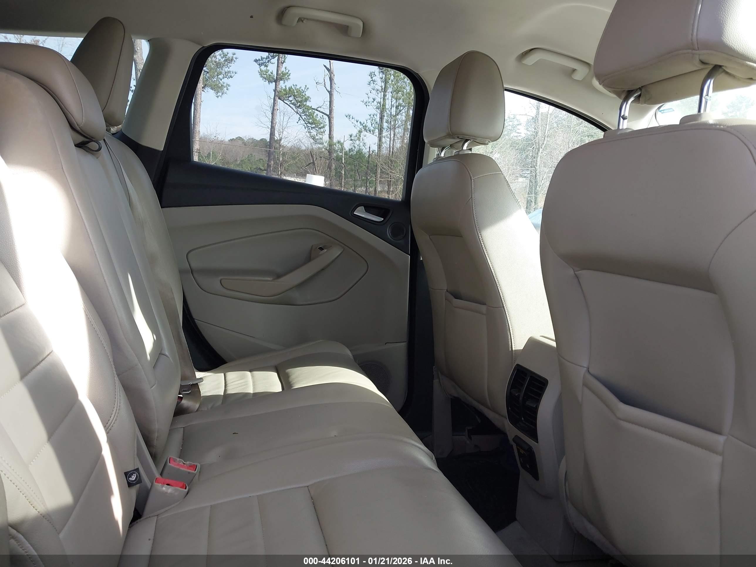 FORD ESCAPE image 8