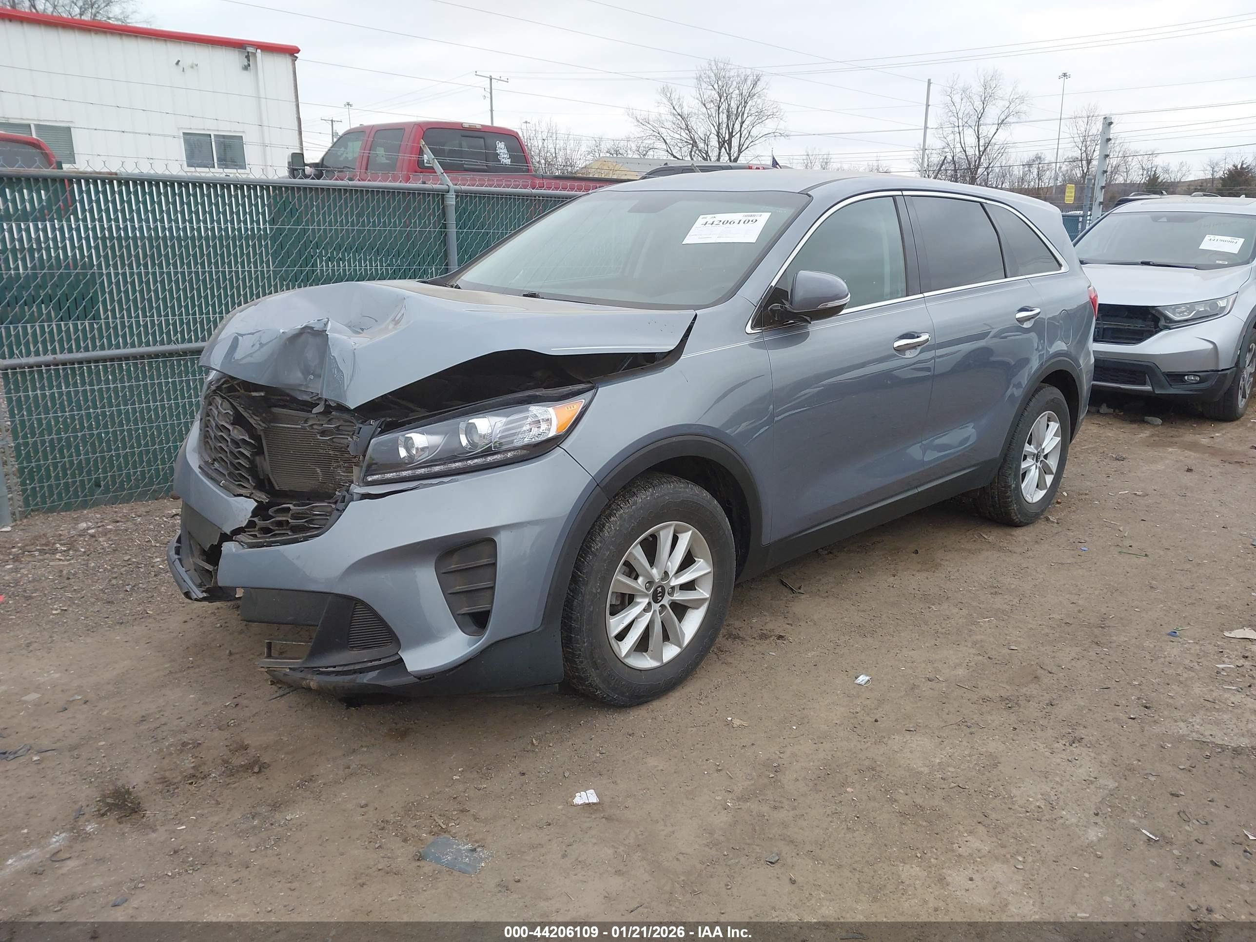 KIA SORENTO image 2