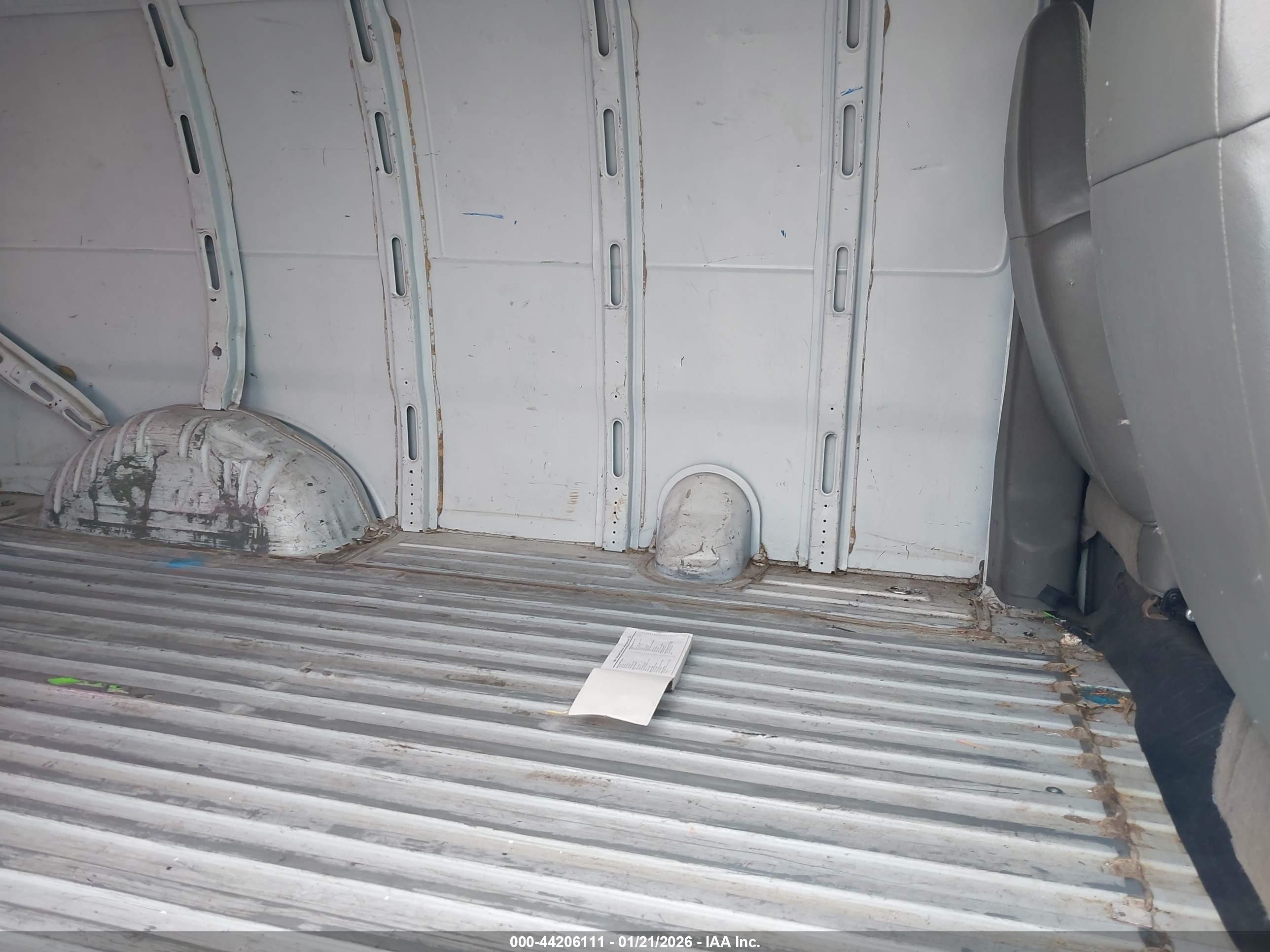 CHEVROLET EXPRESS image 8