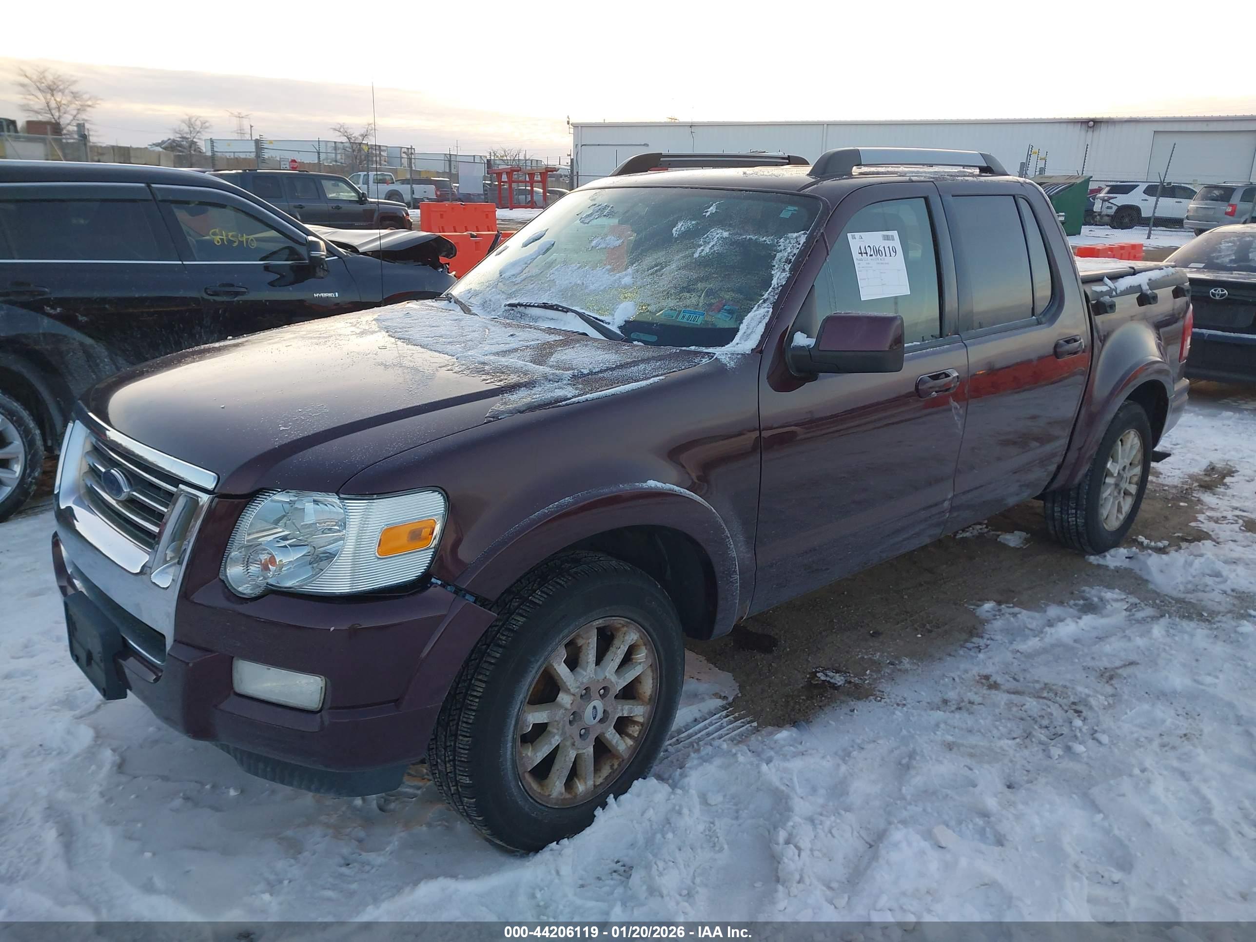 FORD EXPLORER image 2