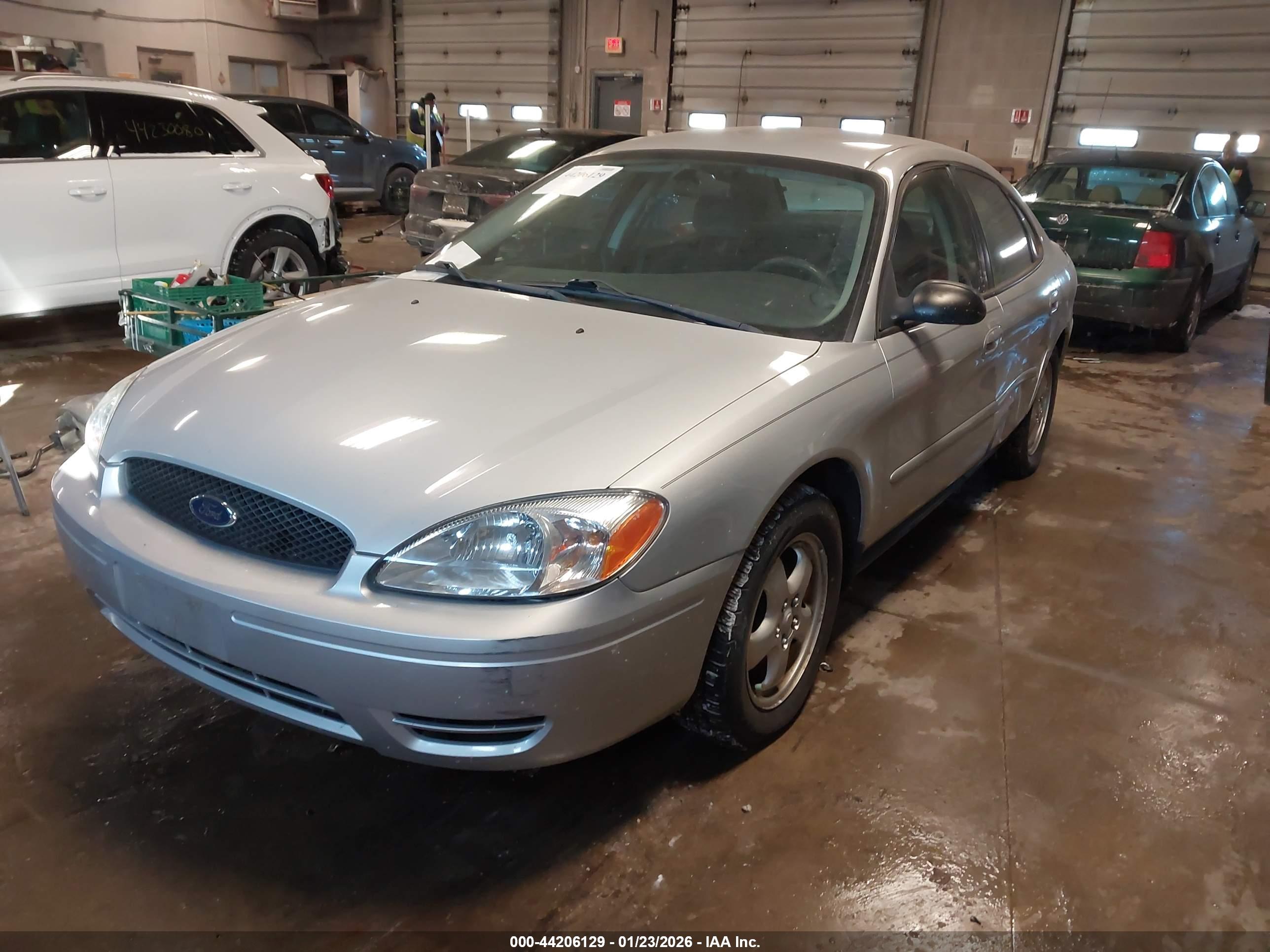 FORD TAURUS image 2