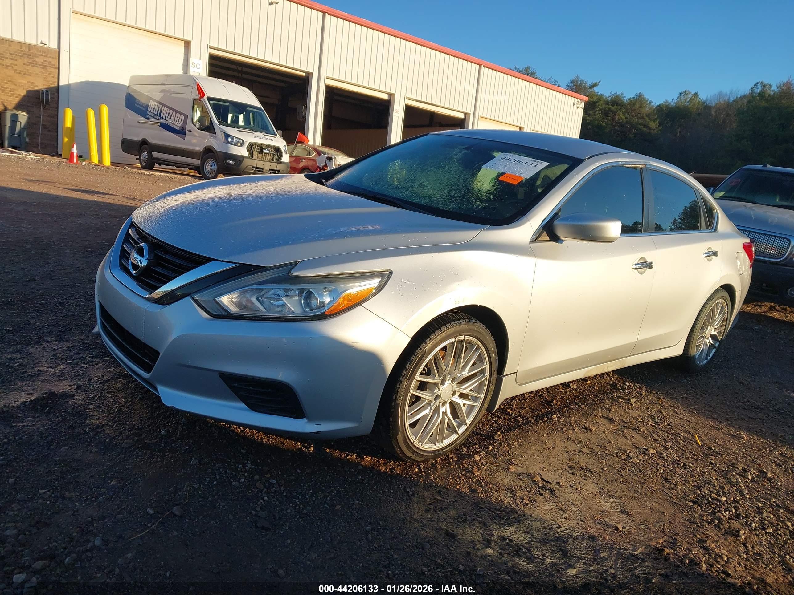 NISSAN ALTIMA image 2