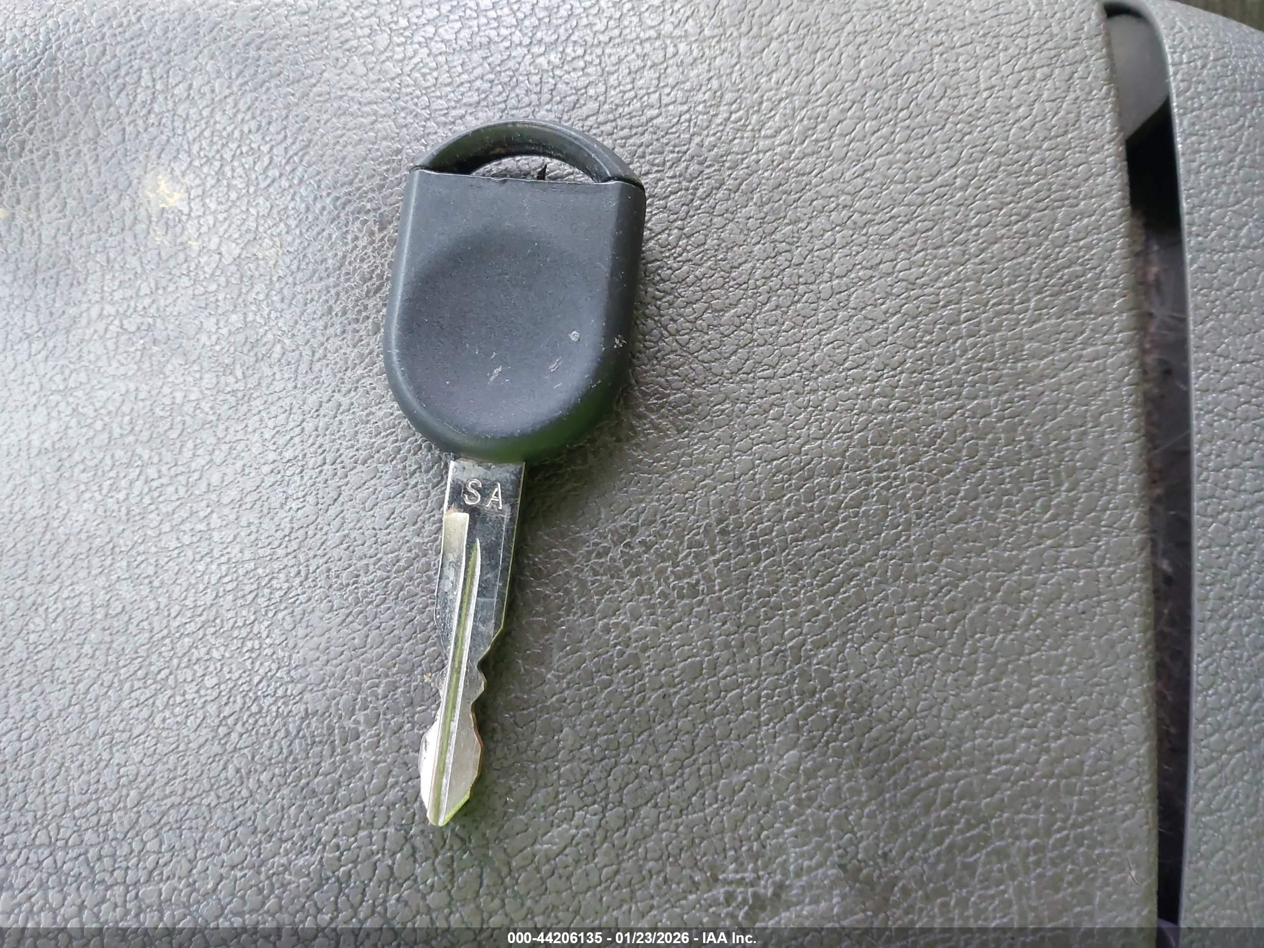 FORD EXPLORER image 11