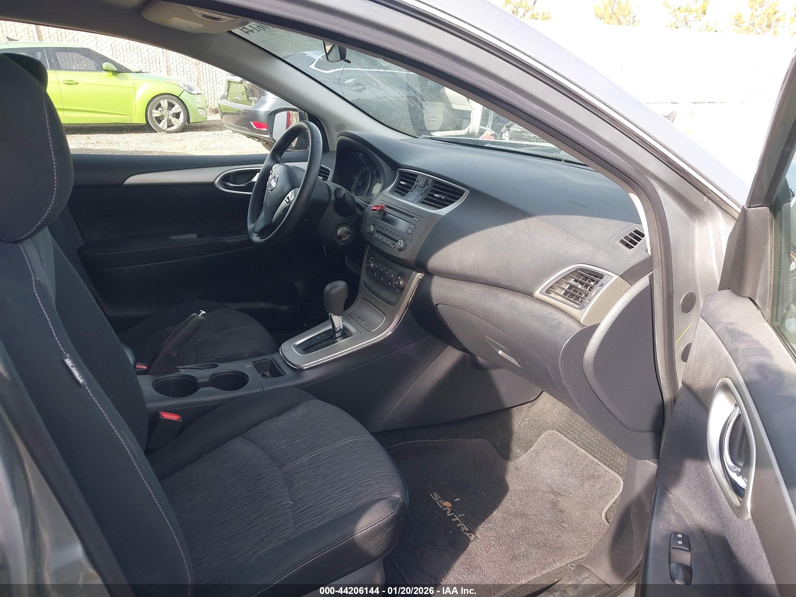 NISSAN SENTRA image 5