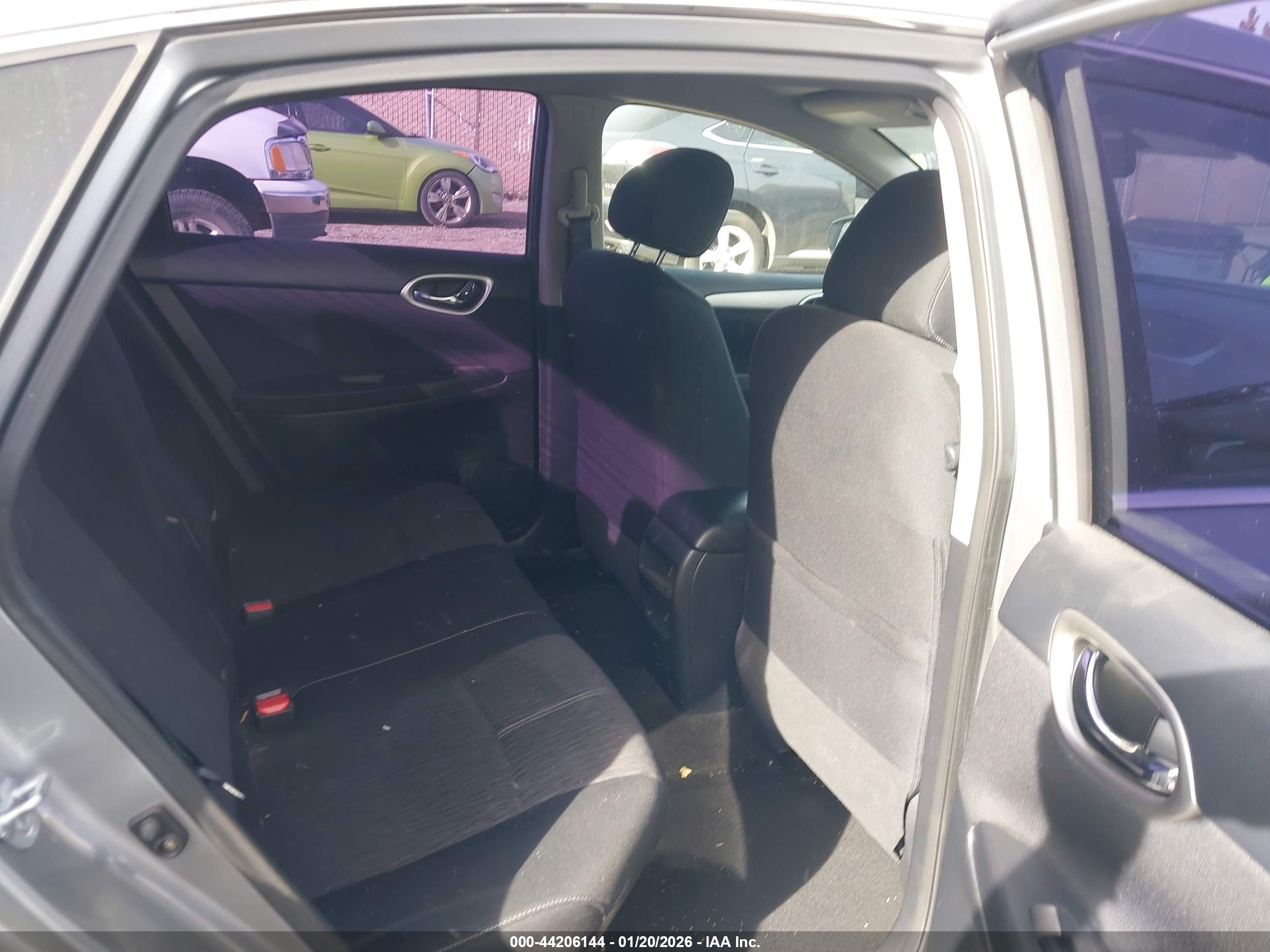 NISSAN SENTRA image 8