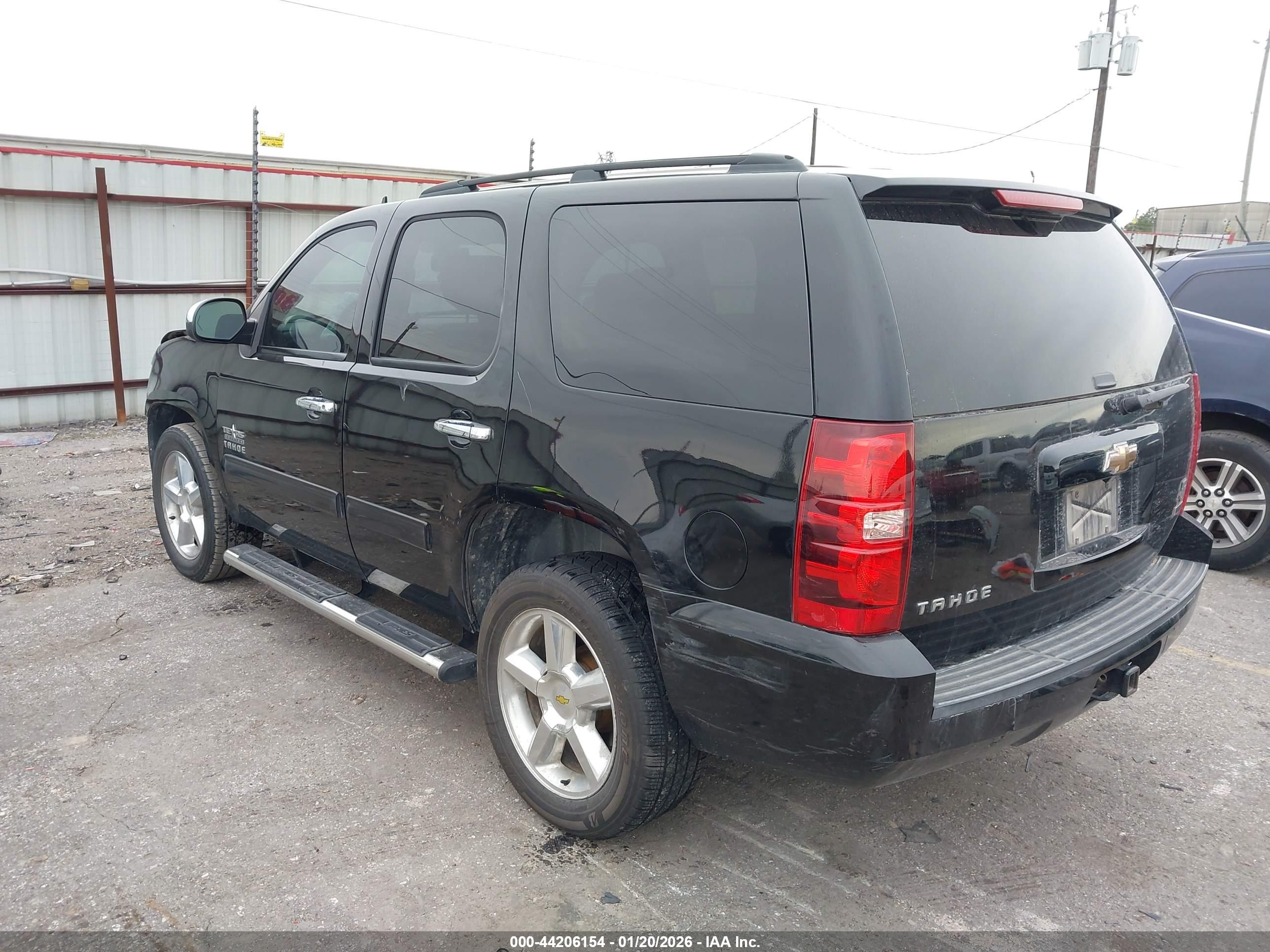CHEVROLET TAHOE image 3