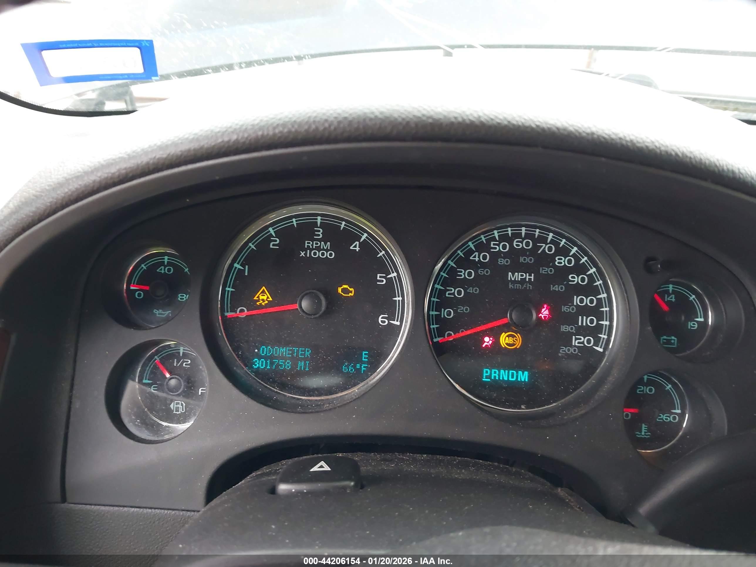 CHEVROLET TAHOE image 7