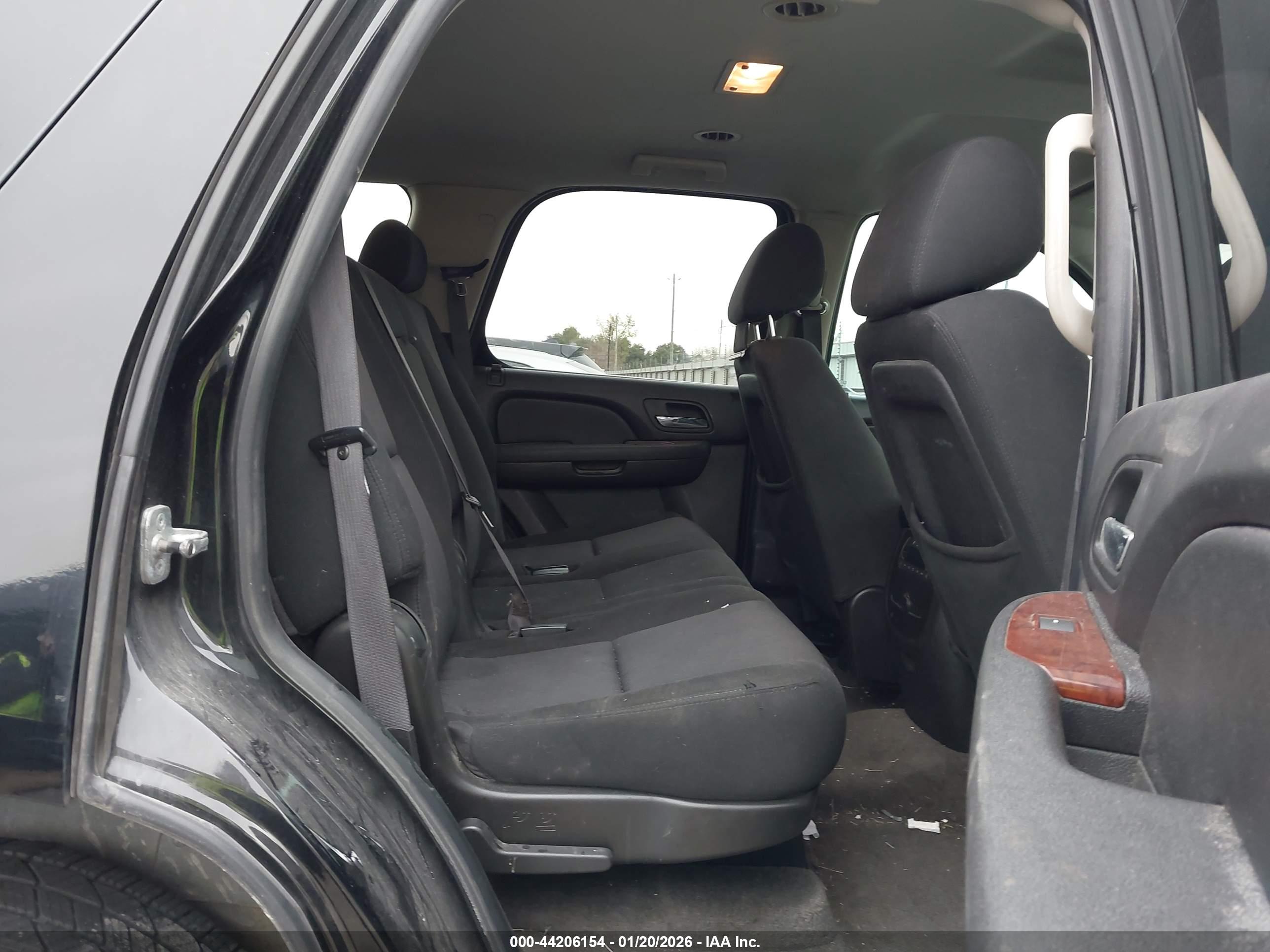 CHEVROLET TAHOE image 8