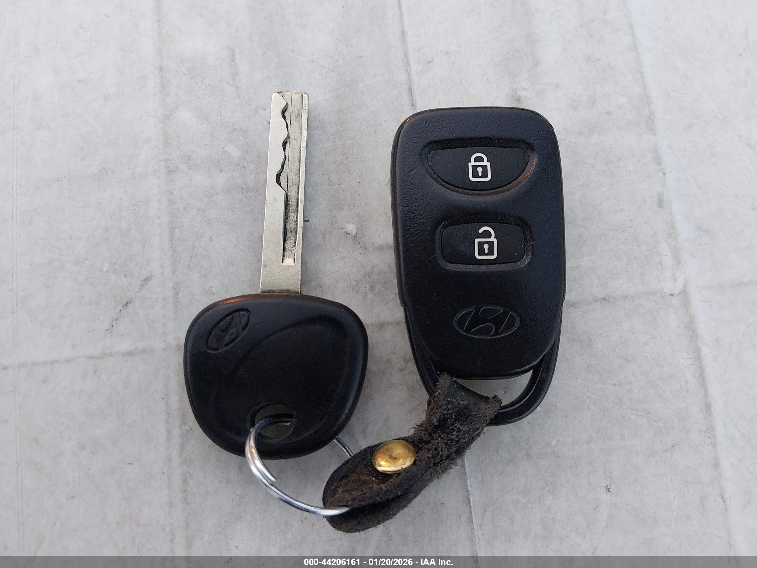 HYUNDAI ACCENT image 11