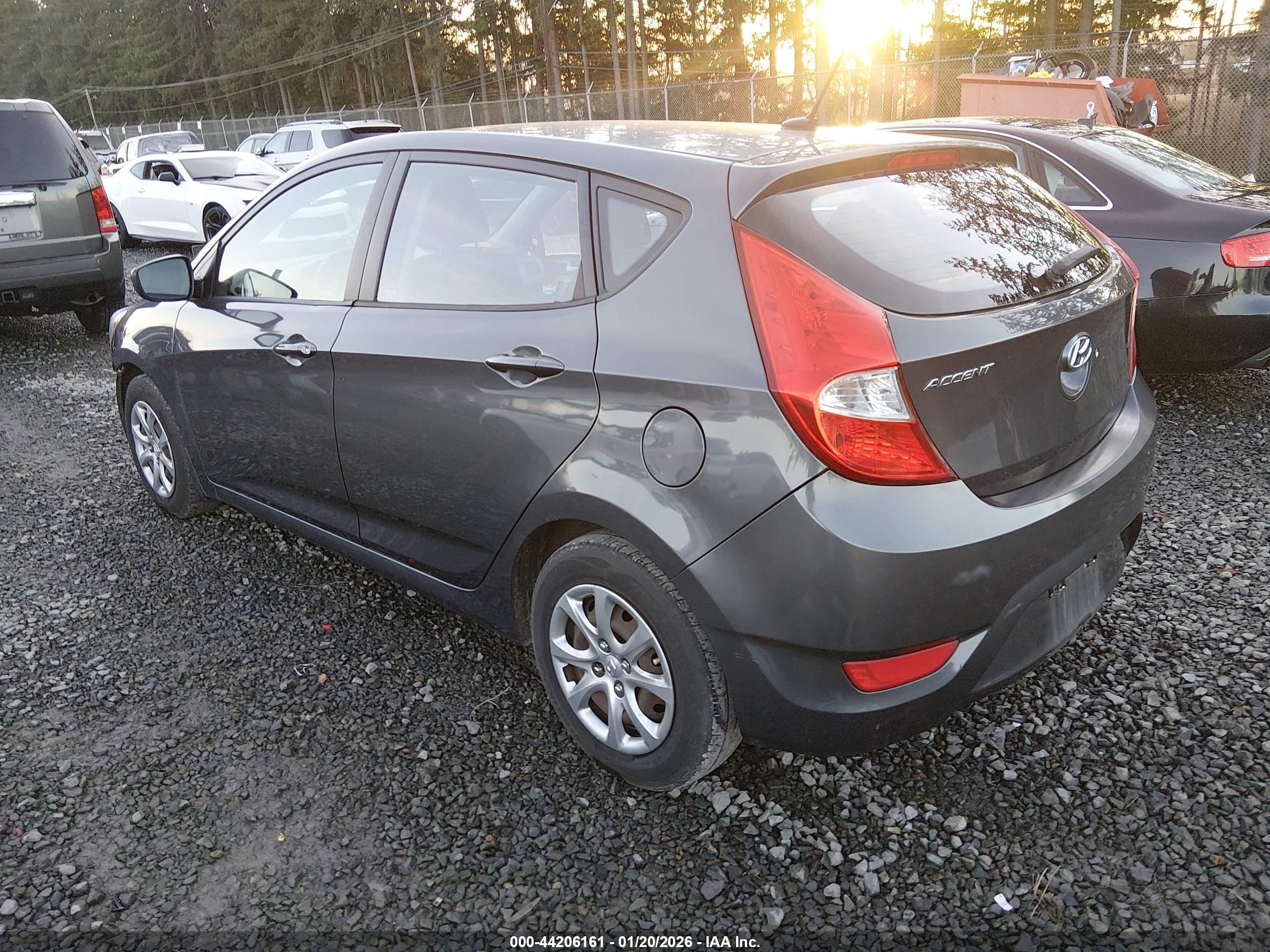 HYUNDAI ACCENT image 3