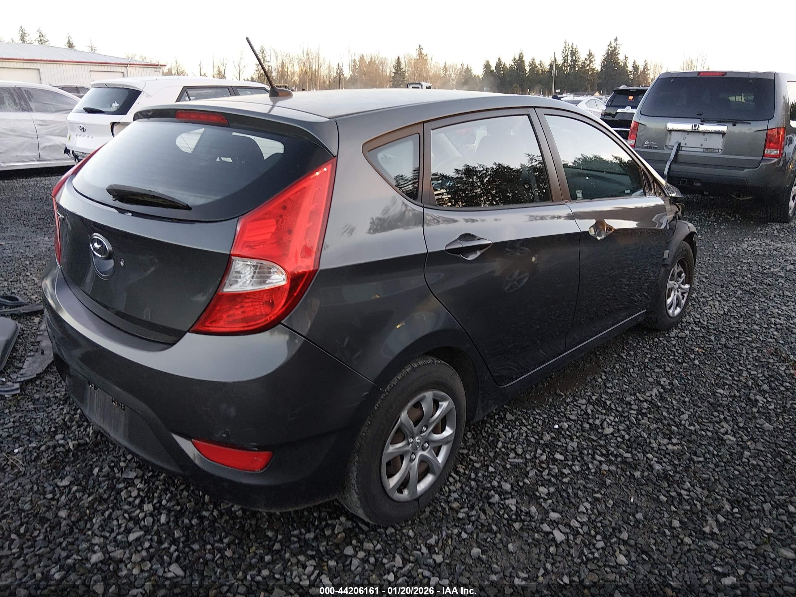 HYUNDAI ACCENT image 4