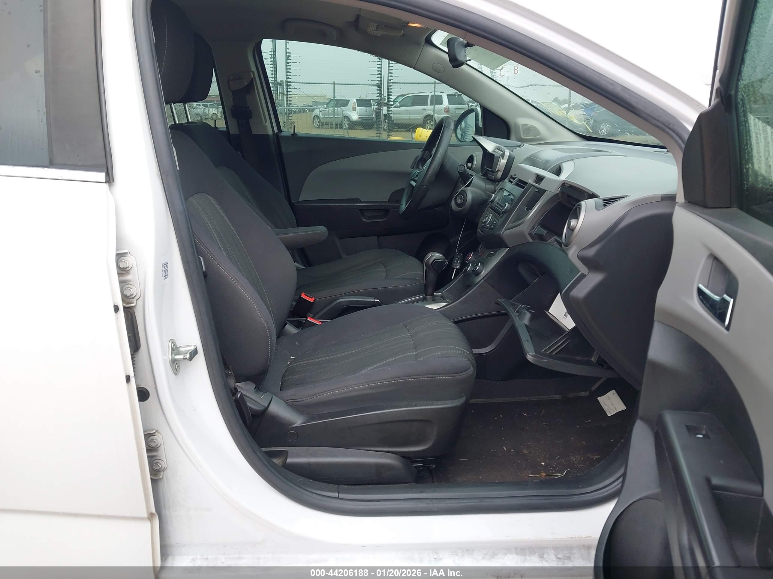 CHEVROLET SONIC image 5