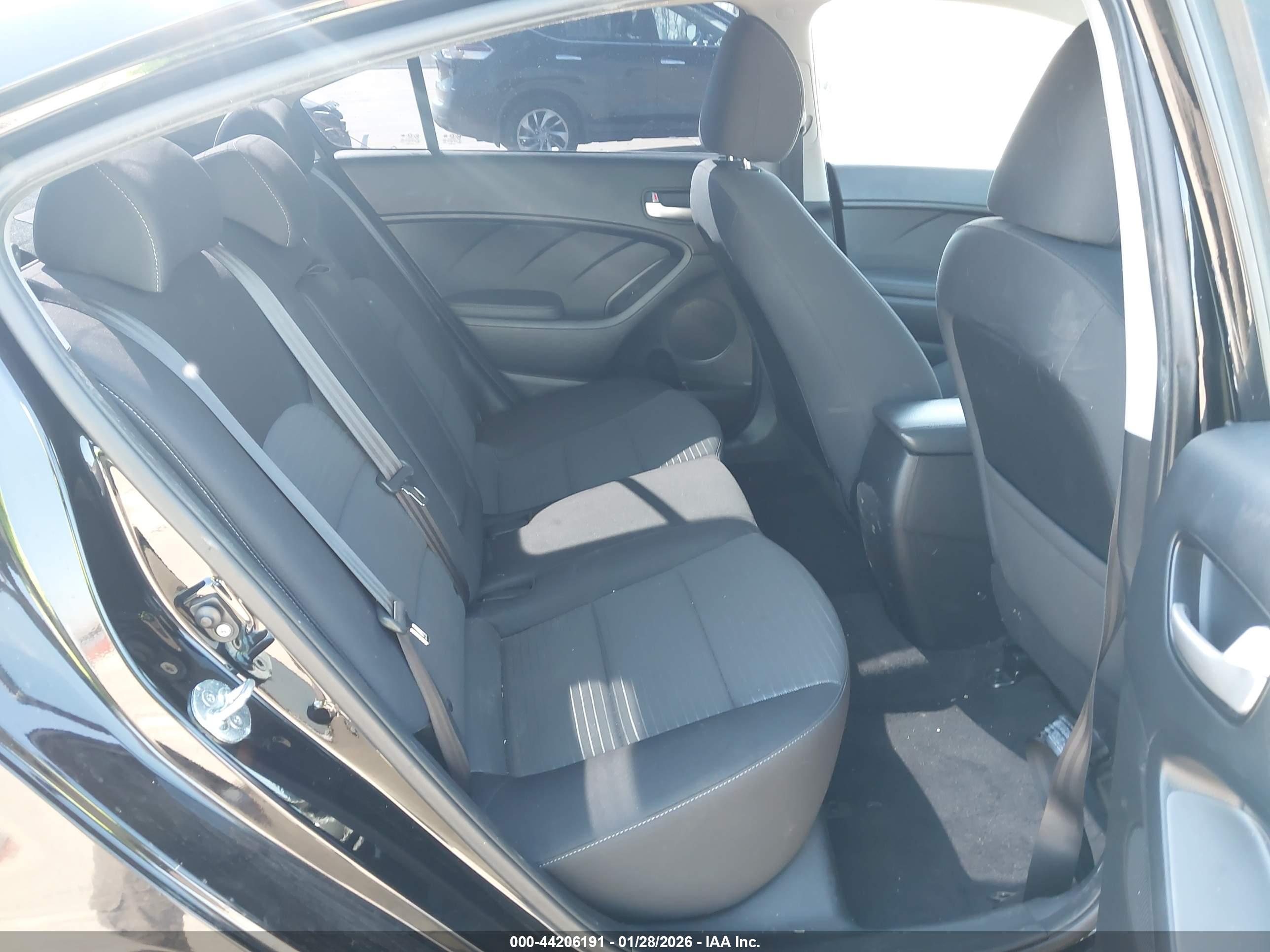 KIA FORTE image 8