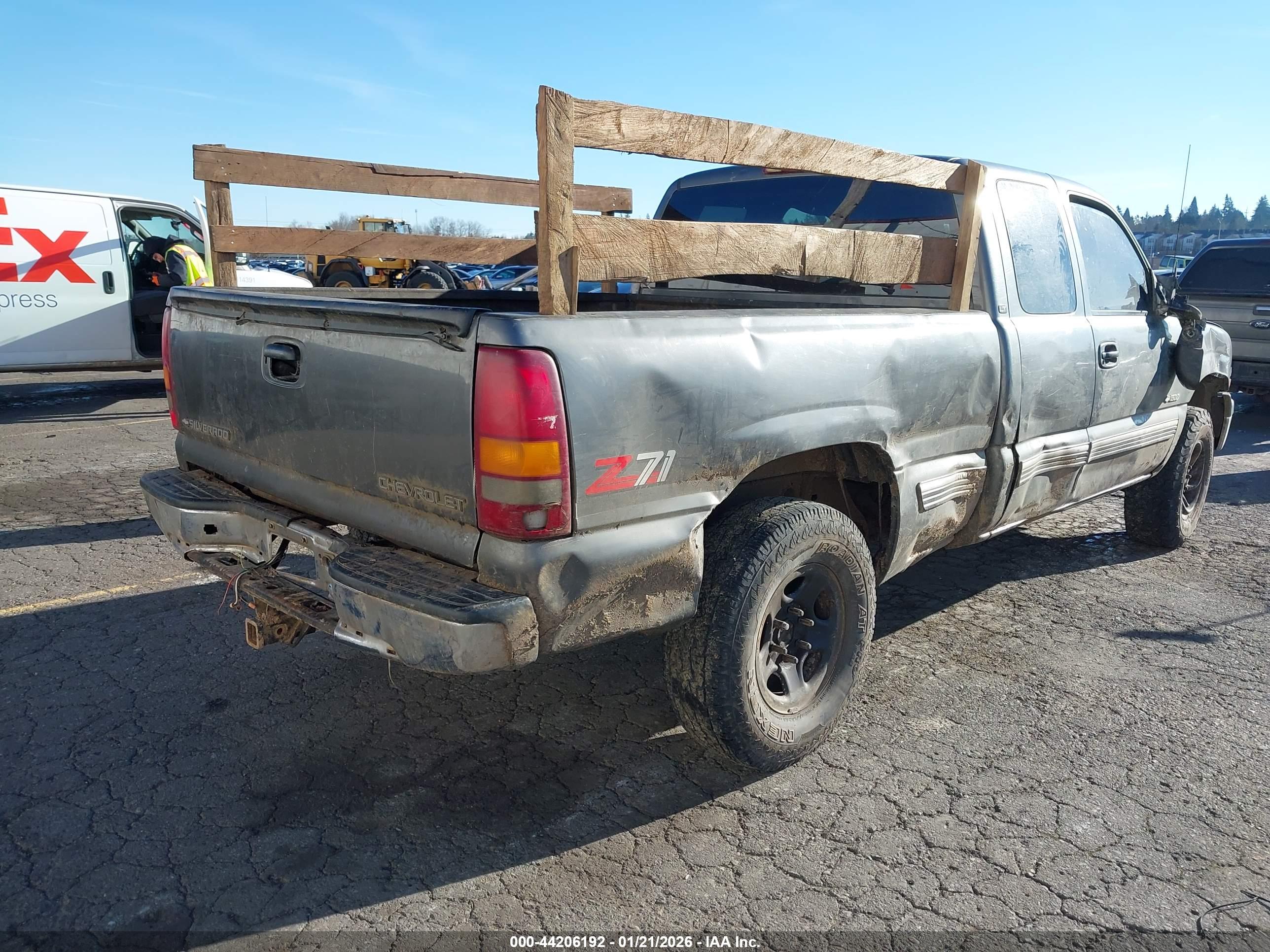 CHEVROLET SILVERADO image 4