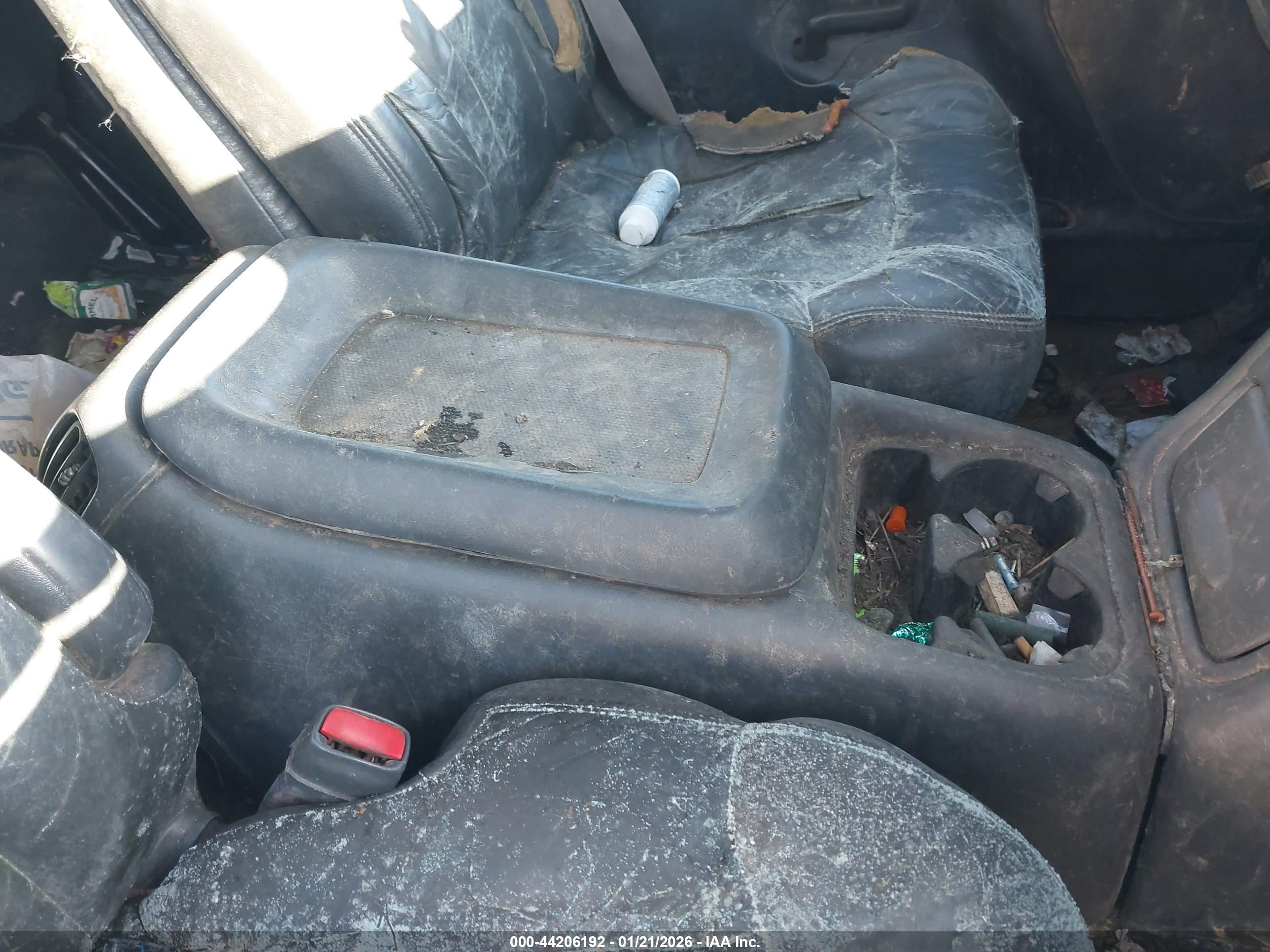 CHEVROLET SILVERADO image 6