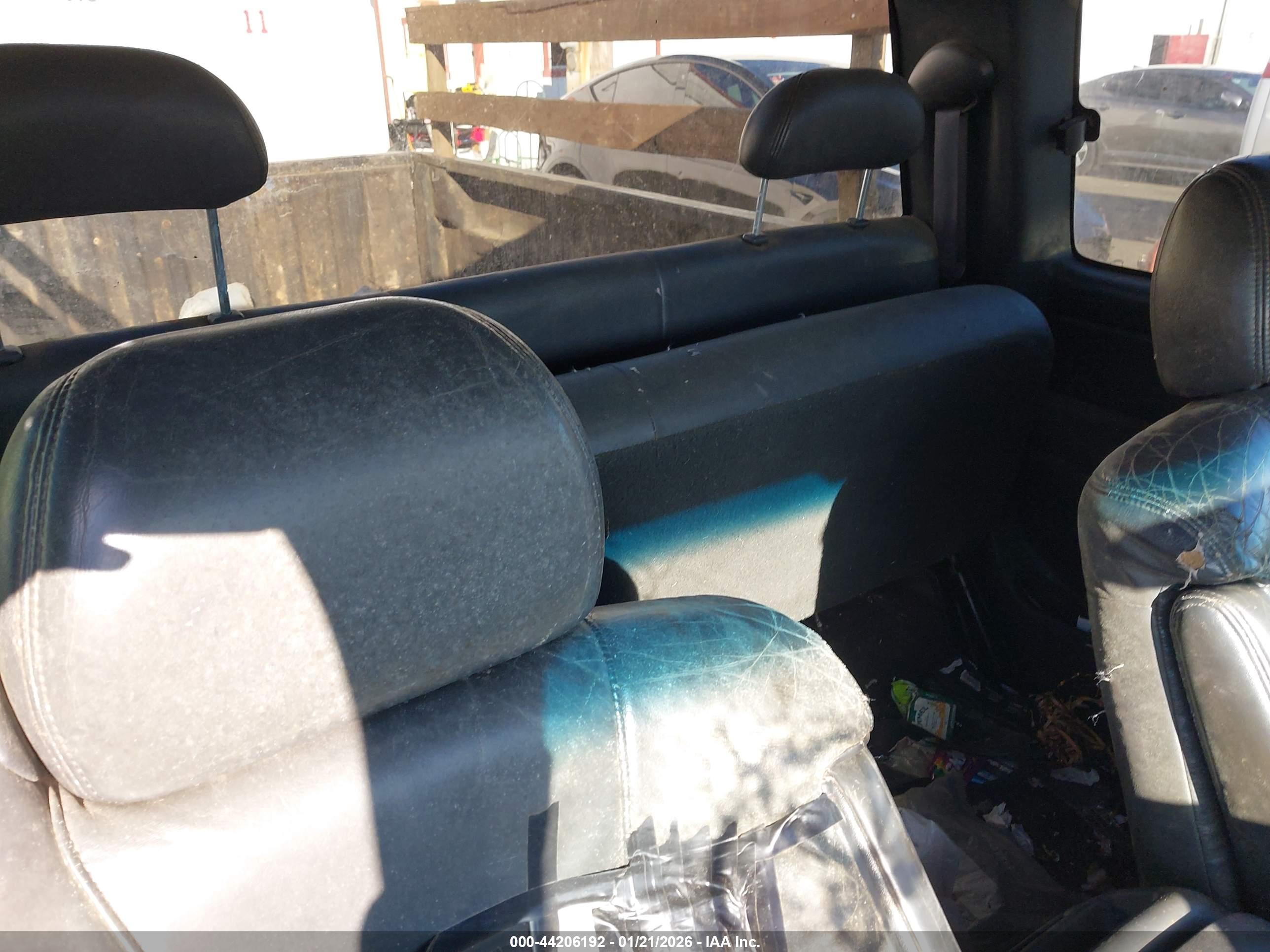 CHEVROLET SILVERADO image 8