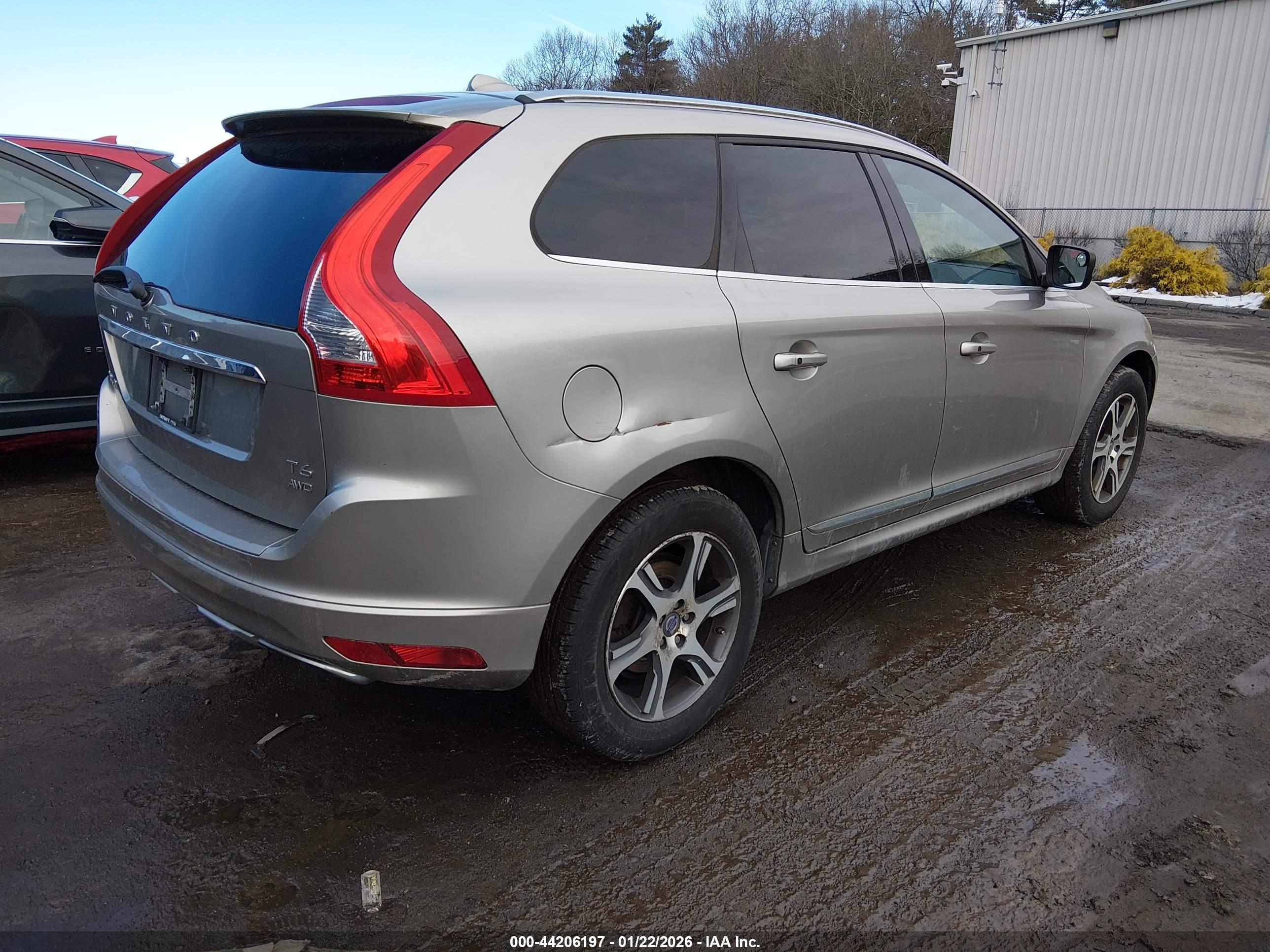 VOLVO XC60 image 4