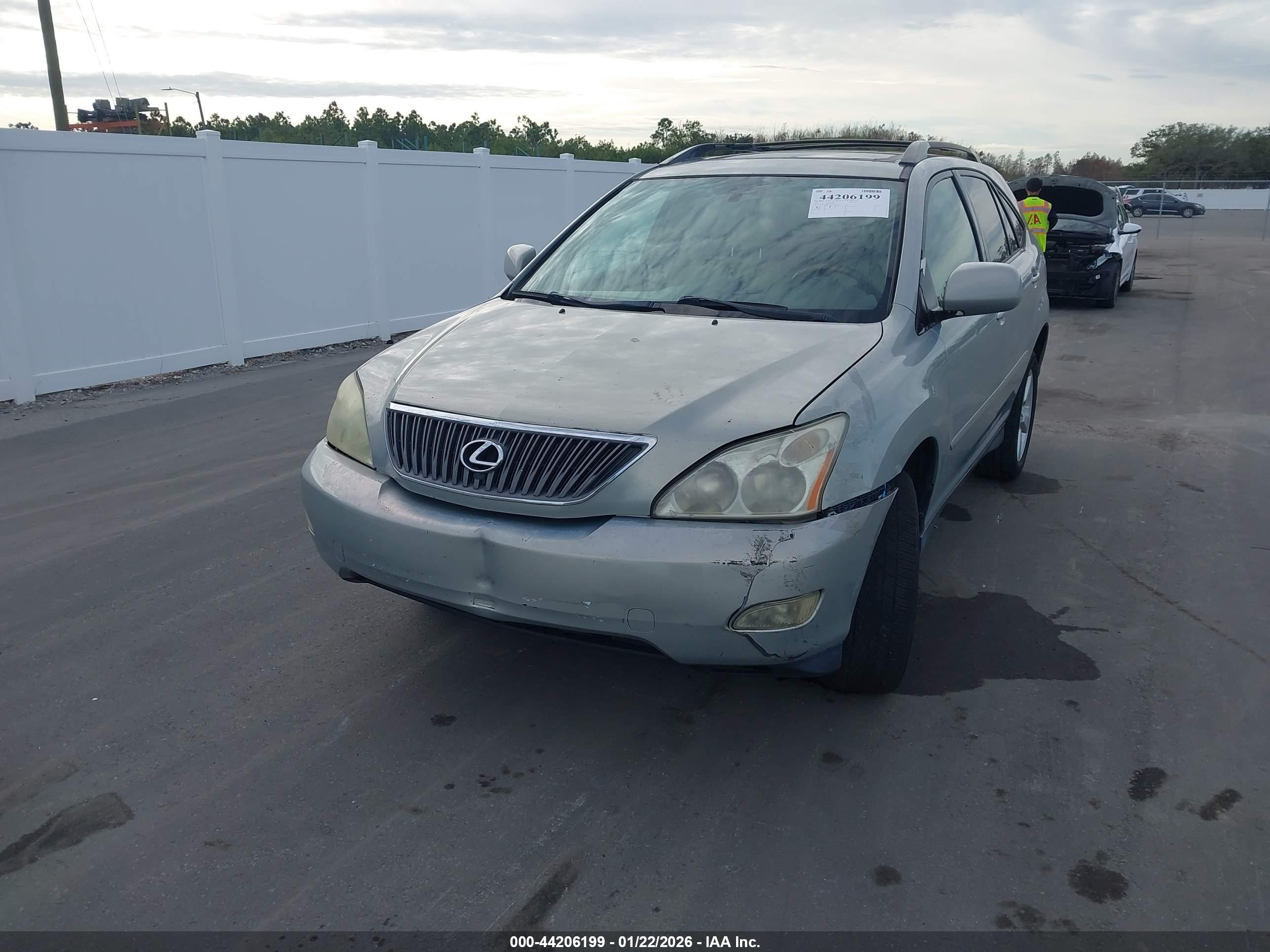 LEXUS RX image 2