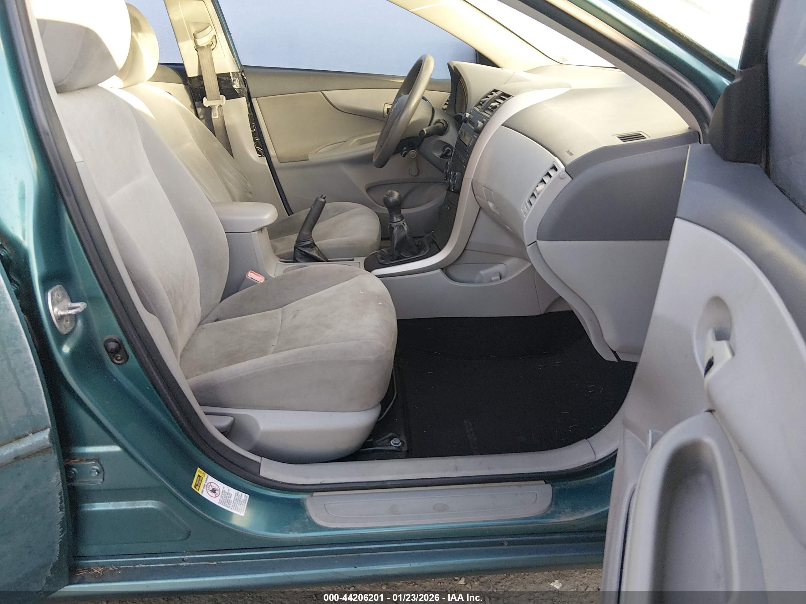 TOYOTA COROLLA image 5