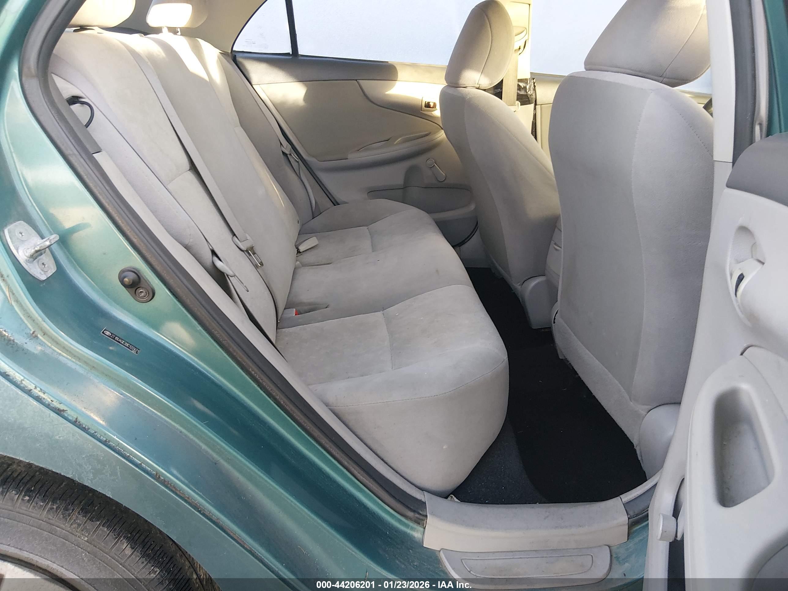 TOYOTA COROLLA image 8
