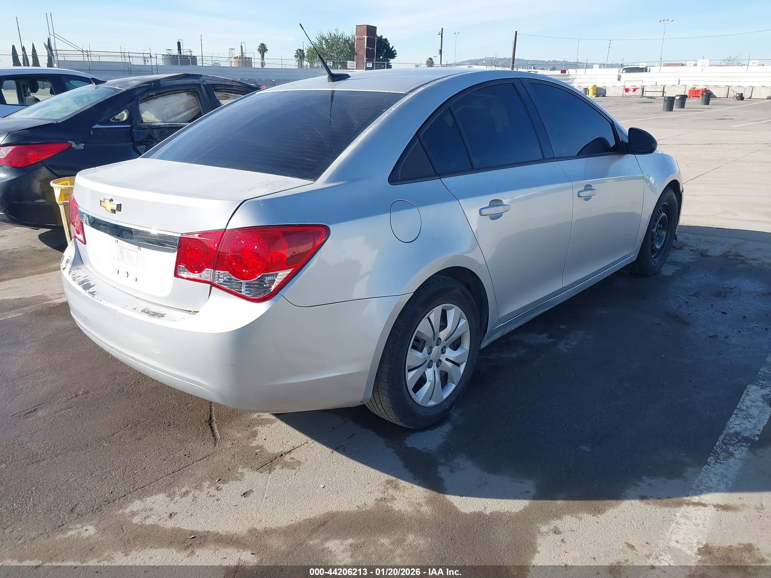CHEVROLET CRUZE image 4