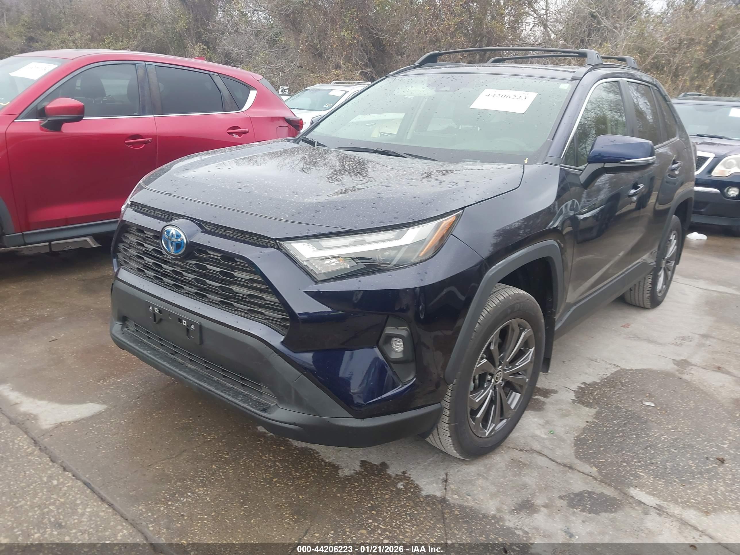 TOYOTA RAV4 image 2