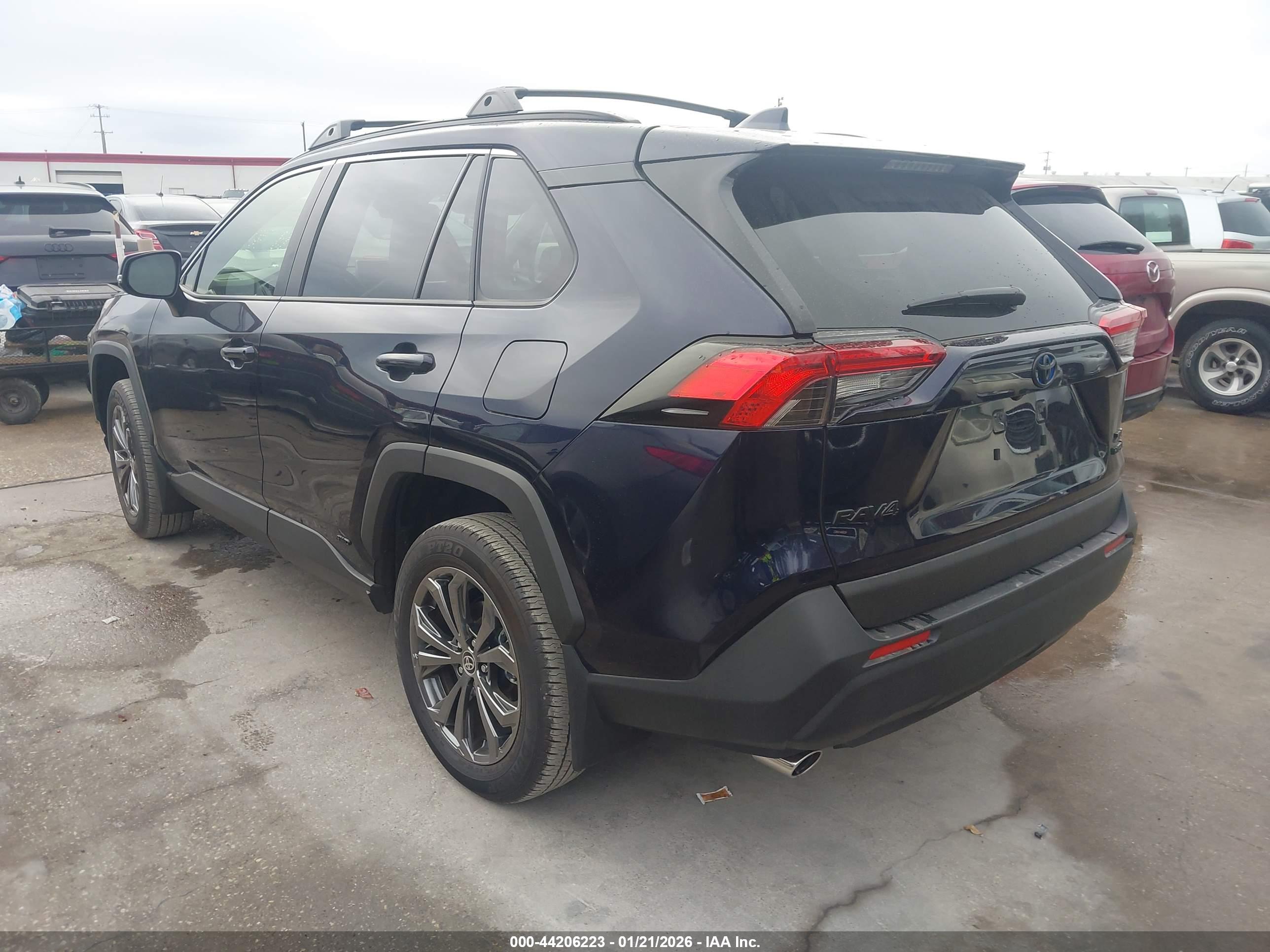 TOYOTA RAV4 image 3