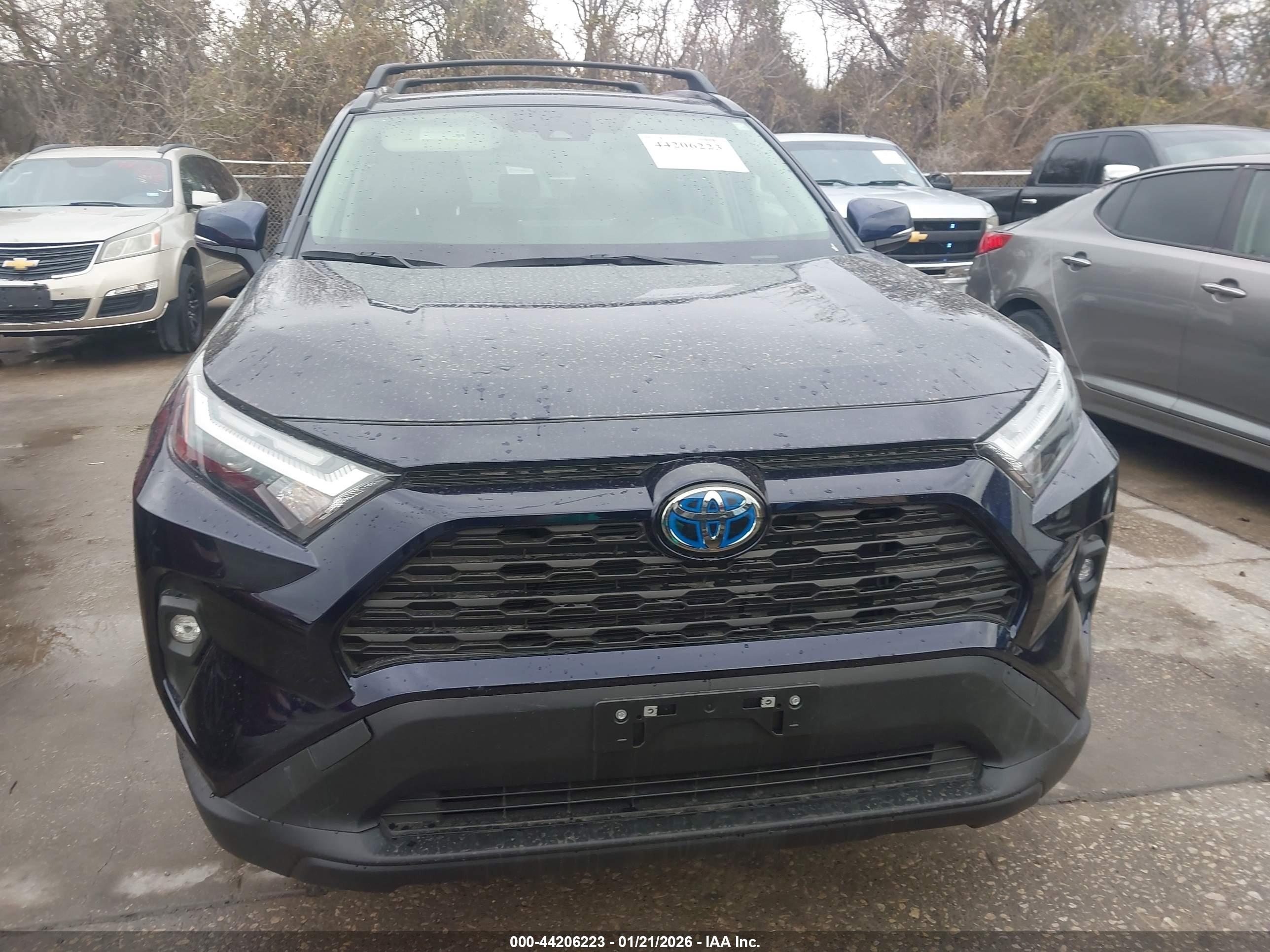 TOYOTA RAV4 image 6