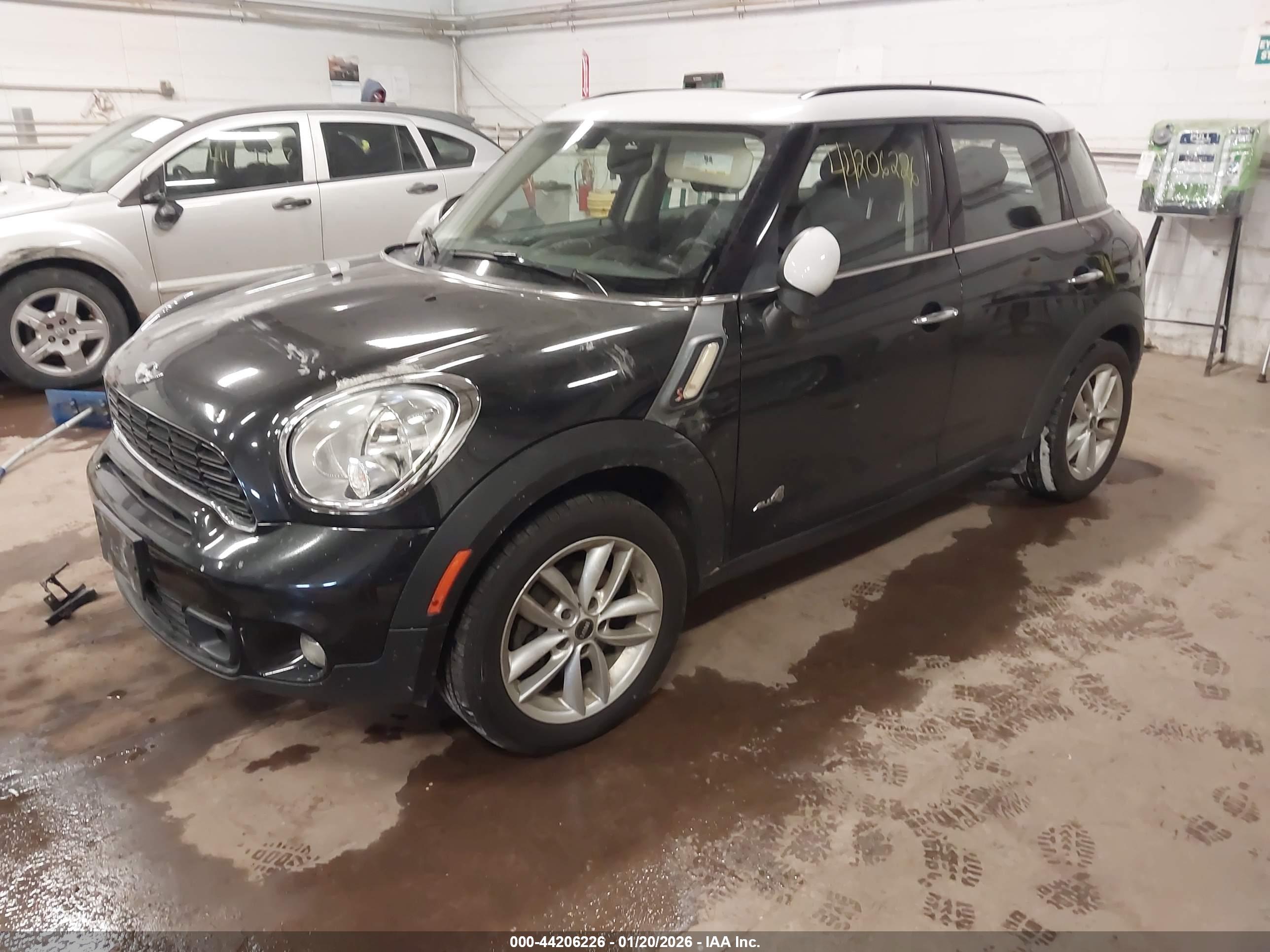 MINI COUNTRYMAN image 2
