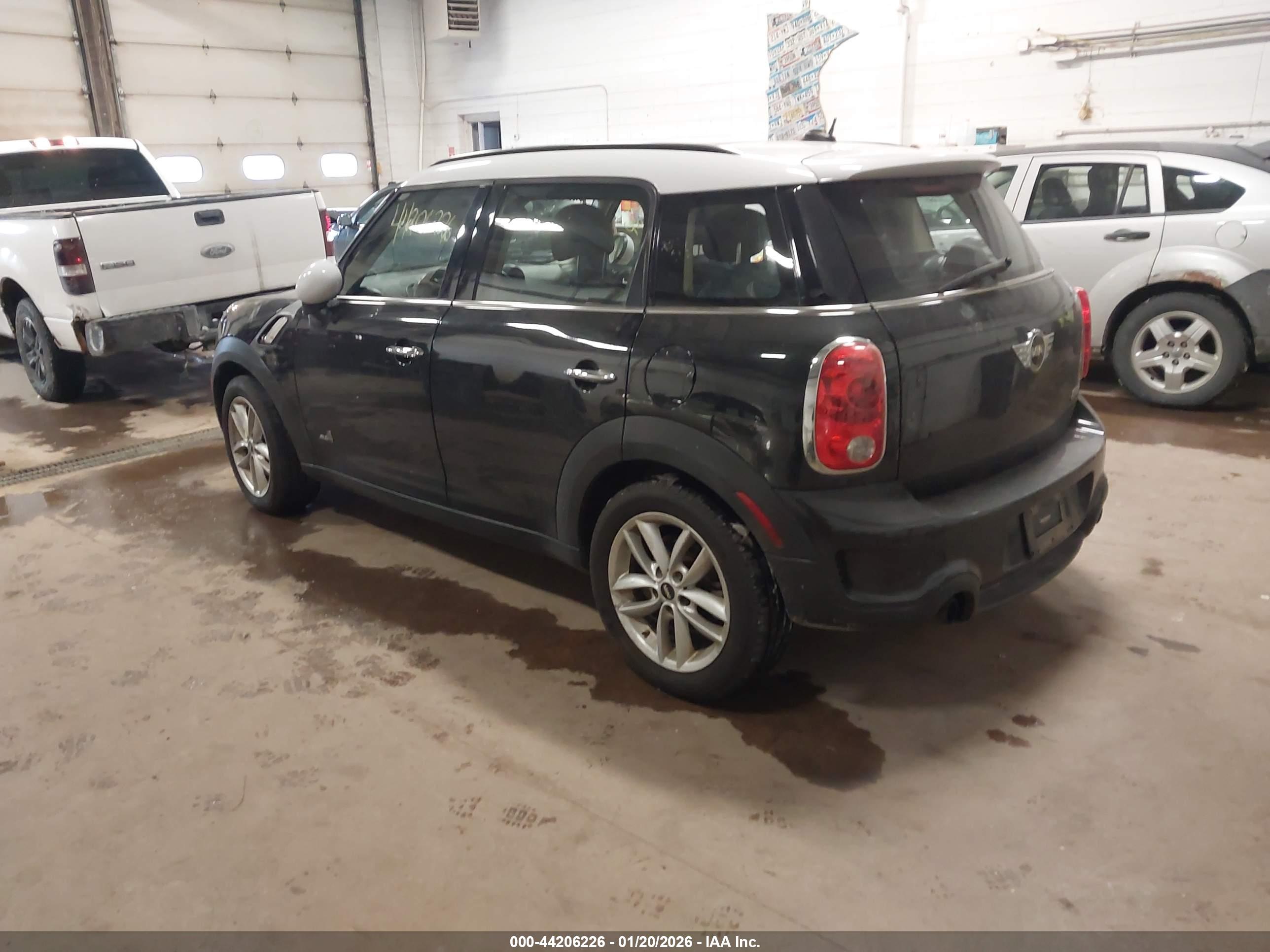 MINI COUNTRYMAN image 3