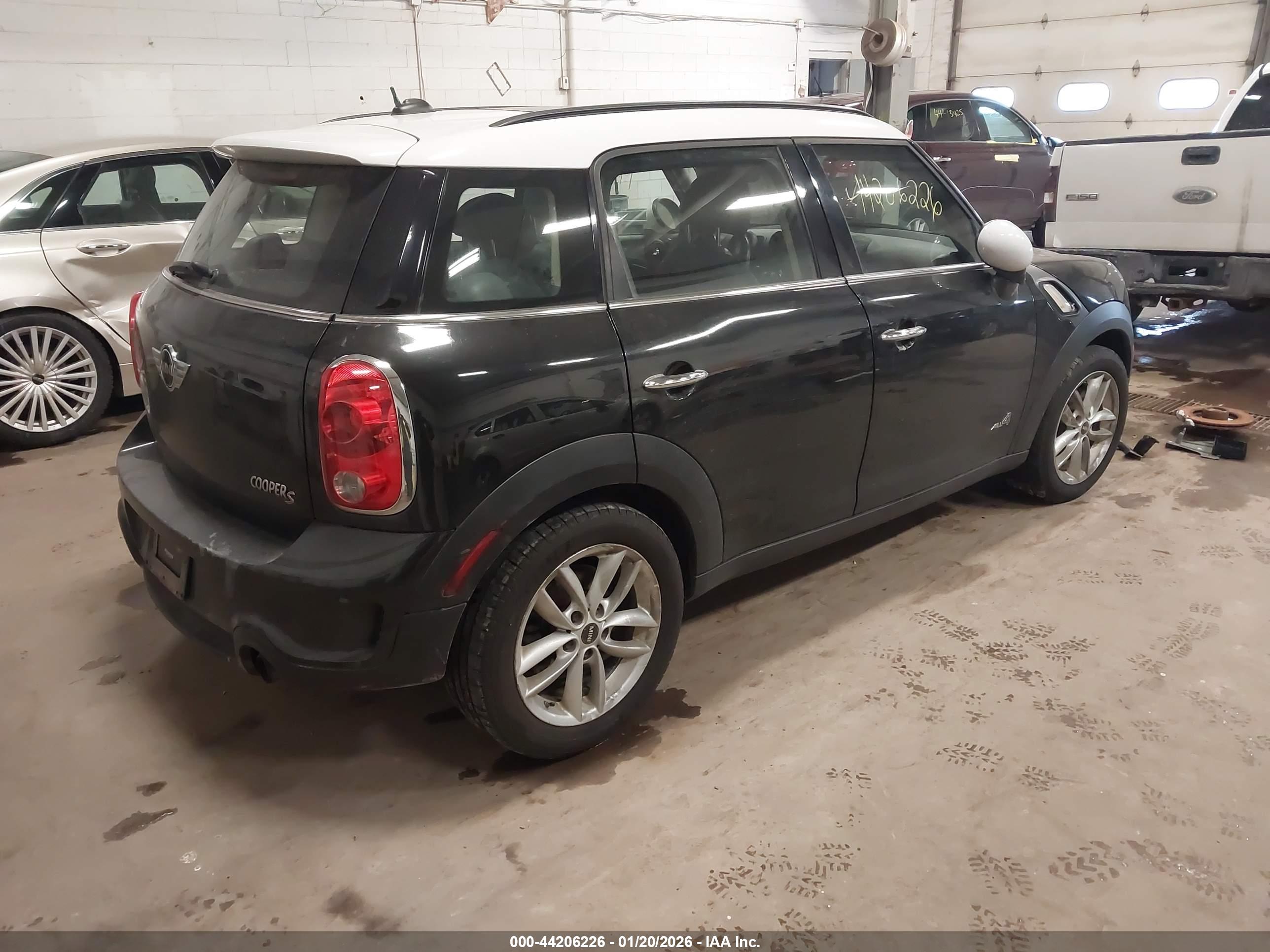 MINI COUNTRYMAN image 4