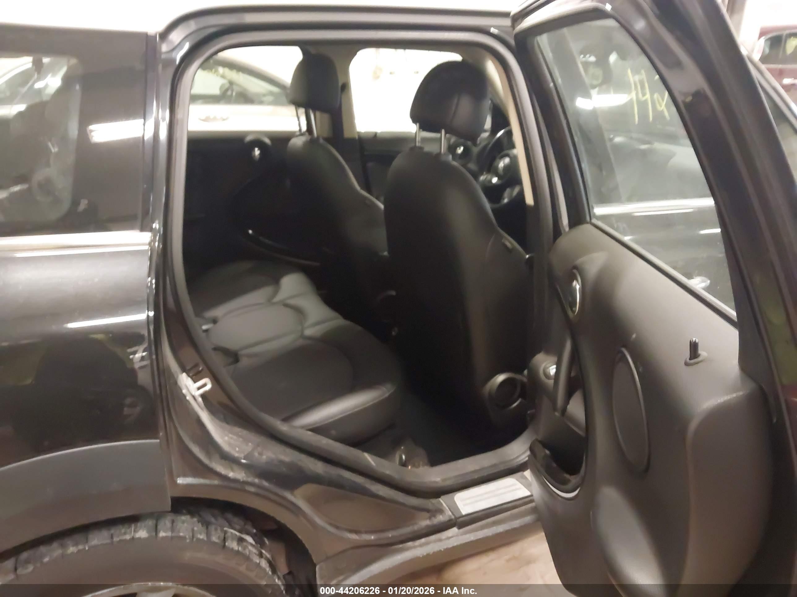 MINI COUNTRYMAN image 8