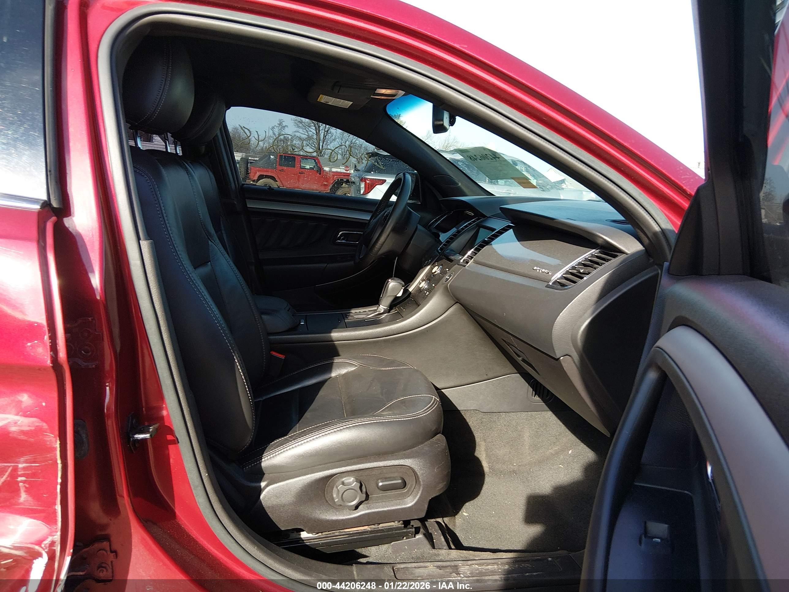 FORD TAURUS image 5
