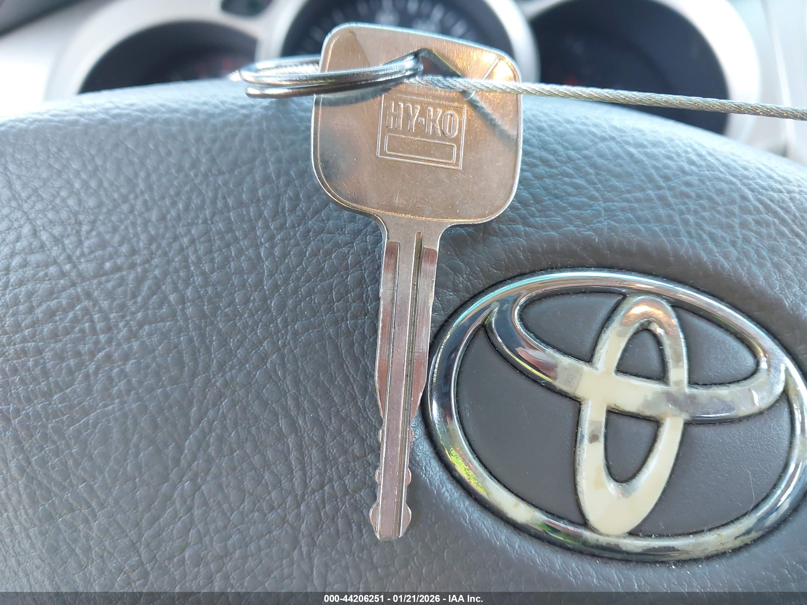 TOYOTA HIGHLANDER image 11