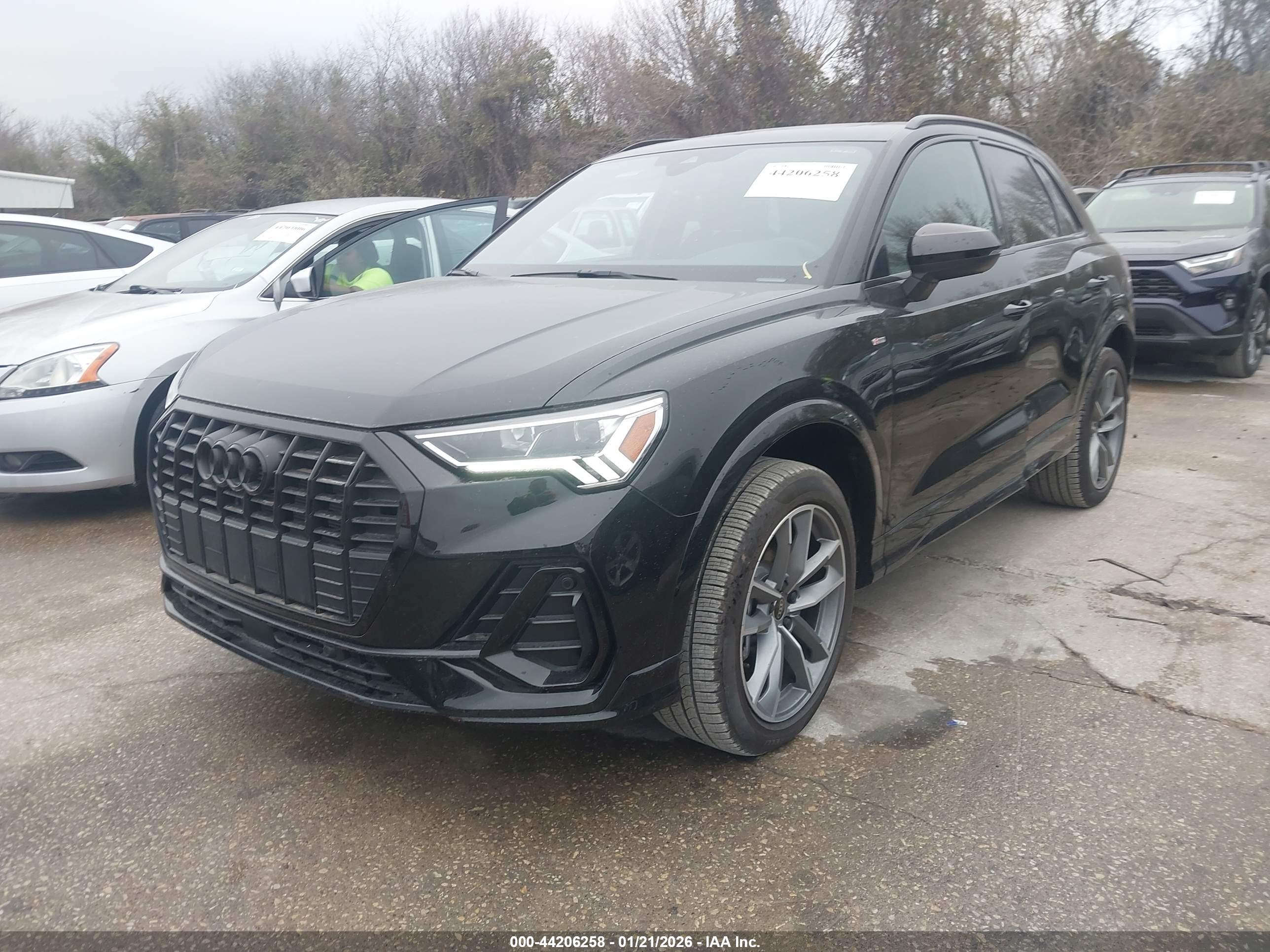 AUDI Q3 image 2