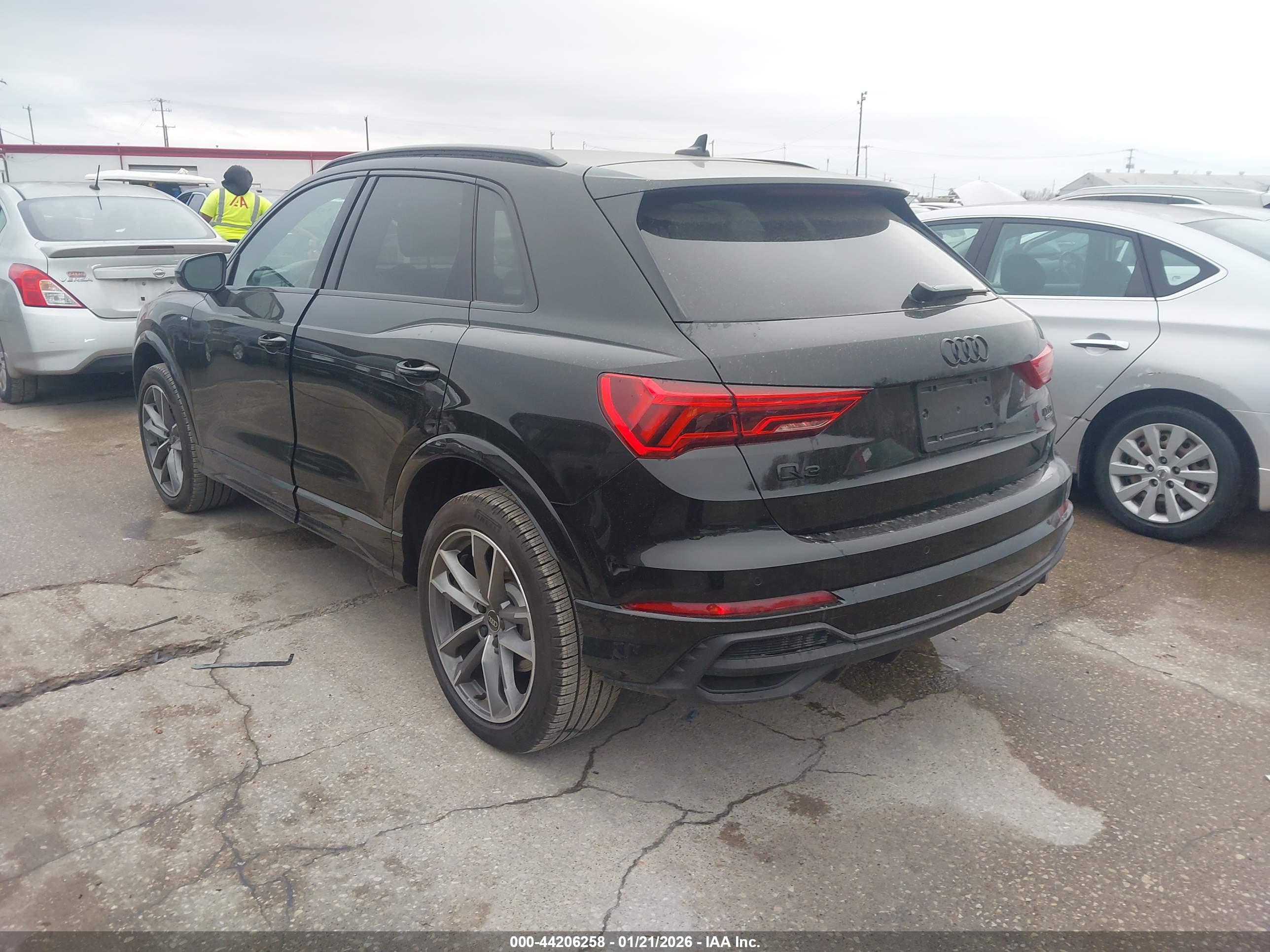 AUDI Q3 image 3