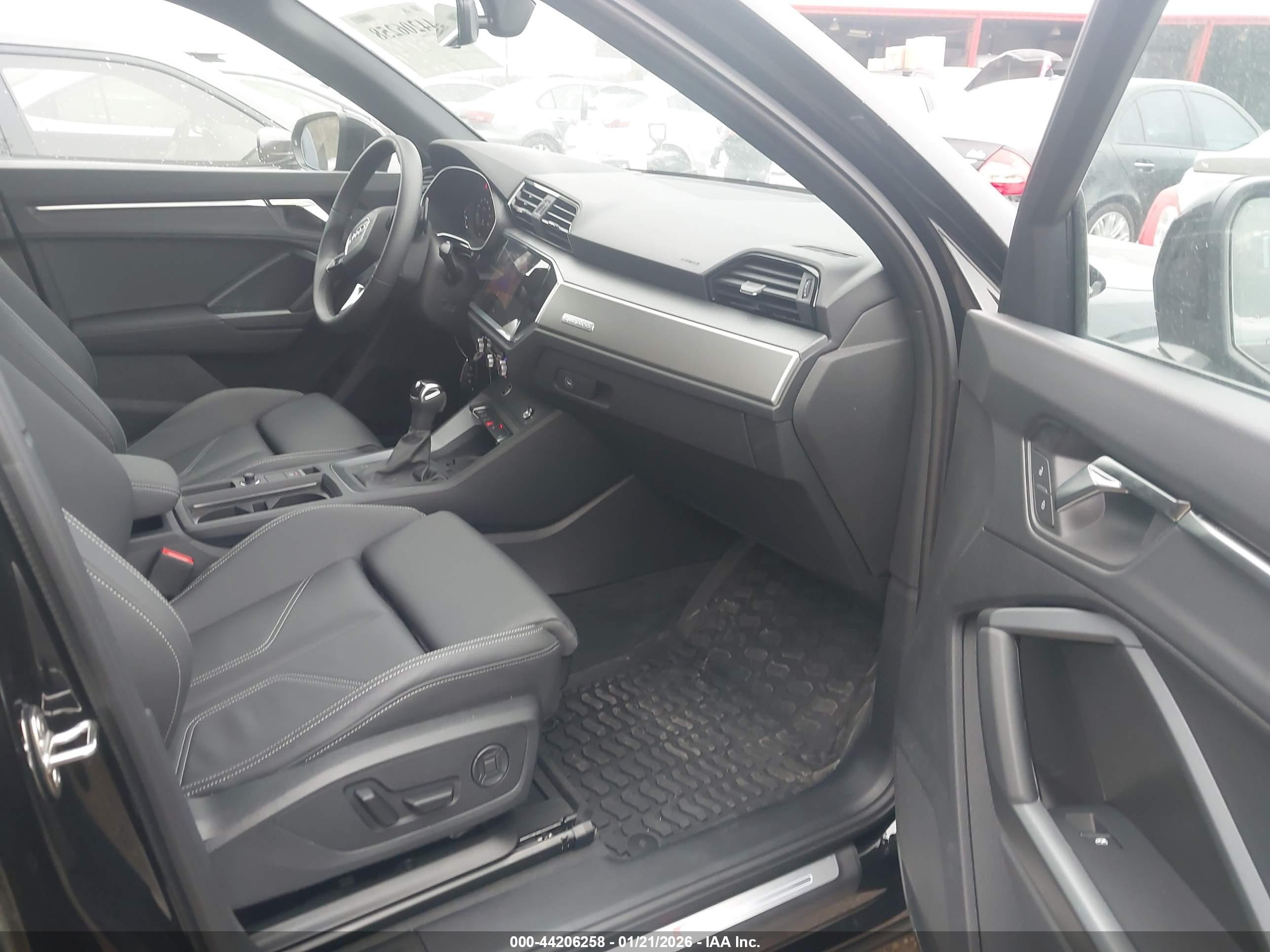 AUDI Q3 image 5