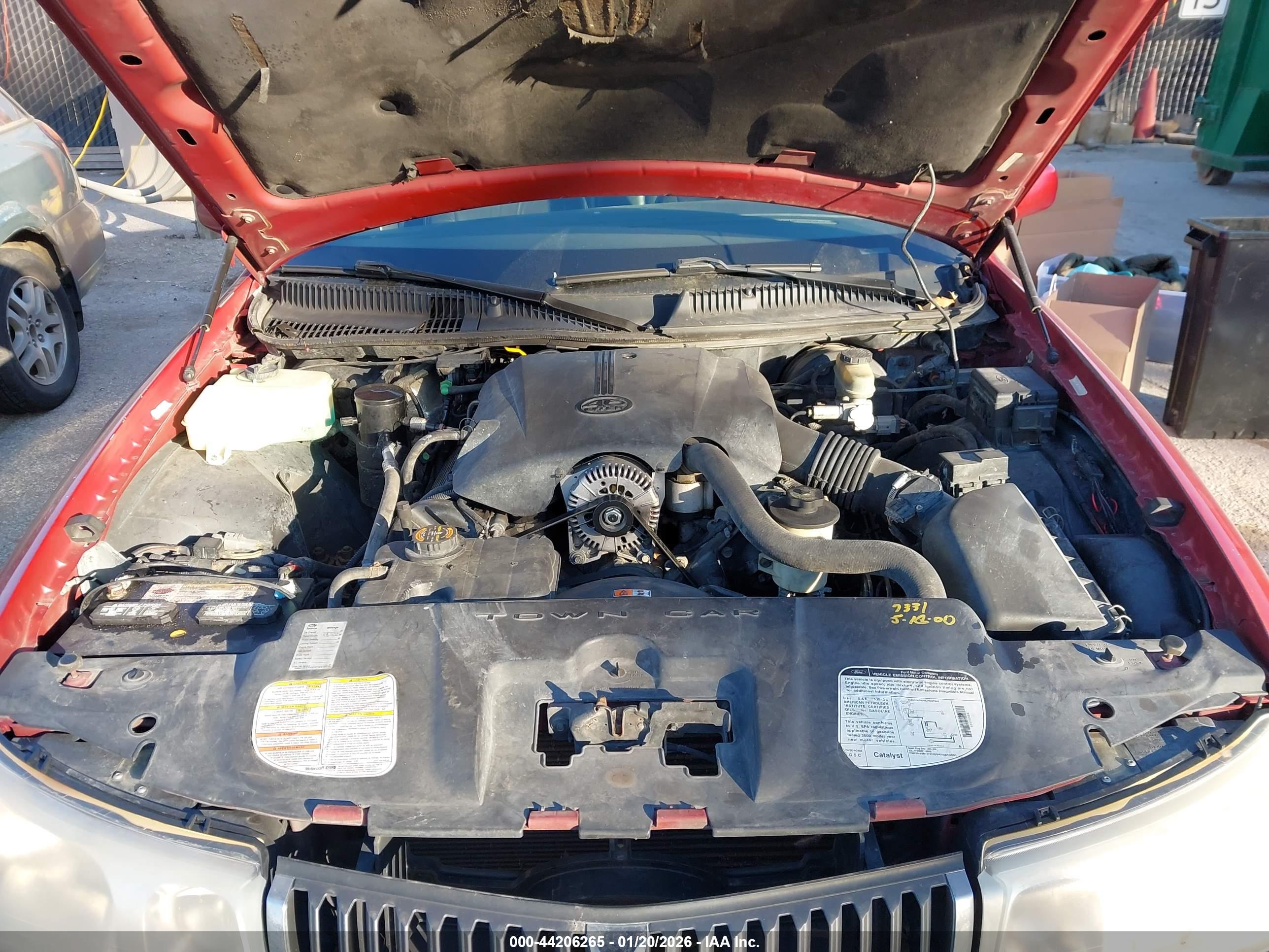 LINCOLN TOWN image 10
