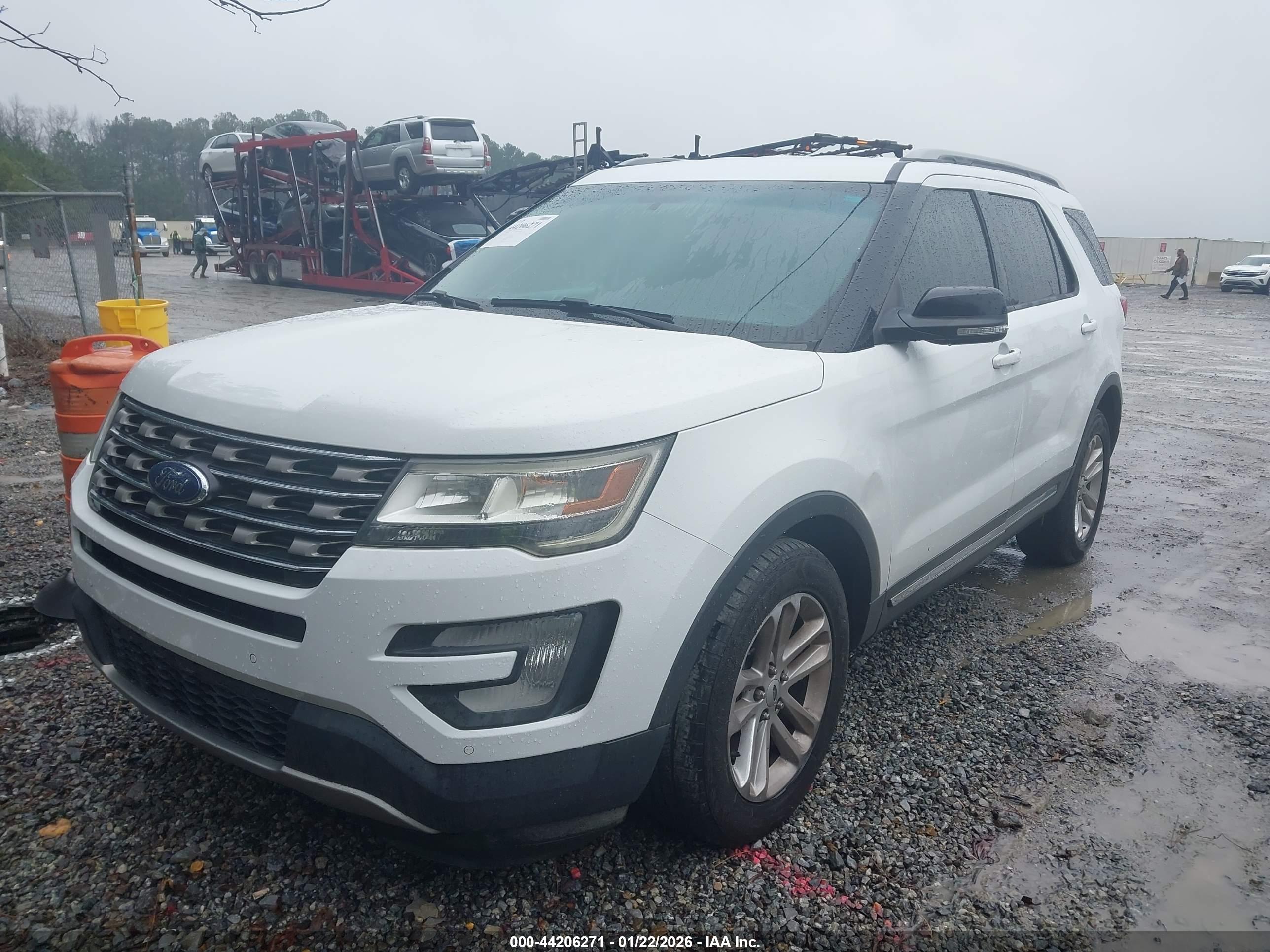 FORD EXPLORER image 2