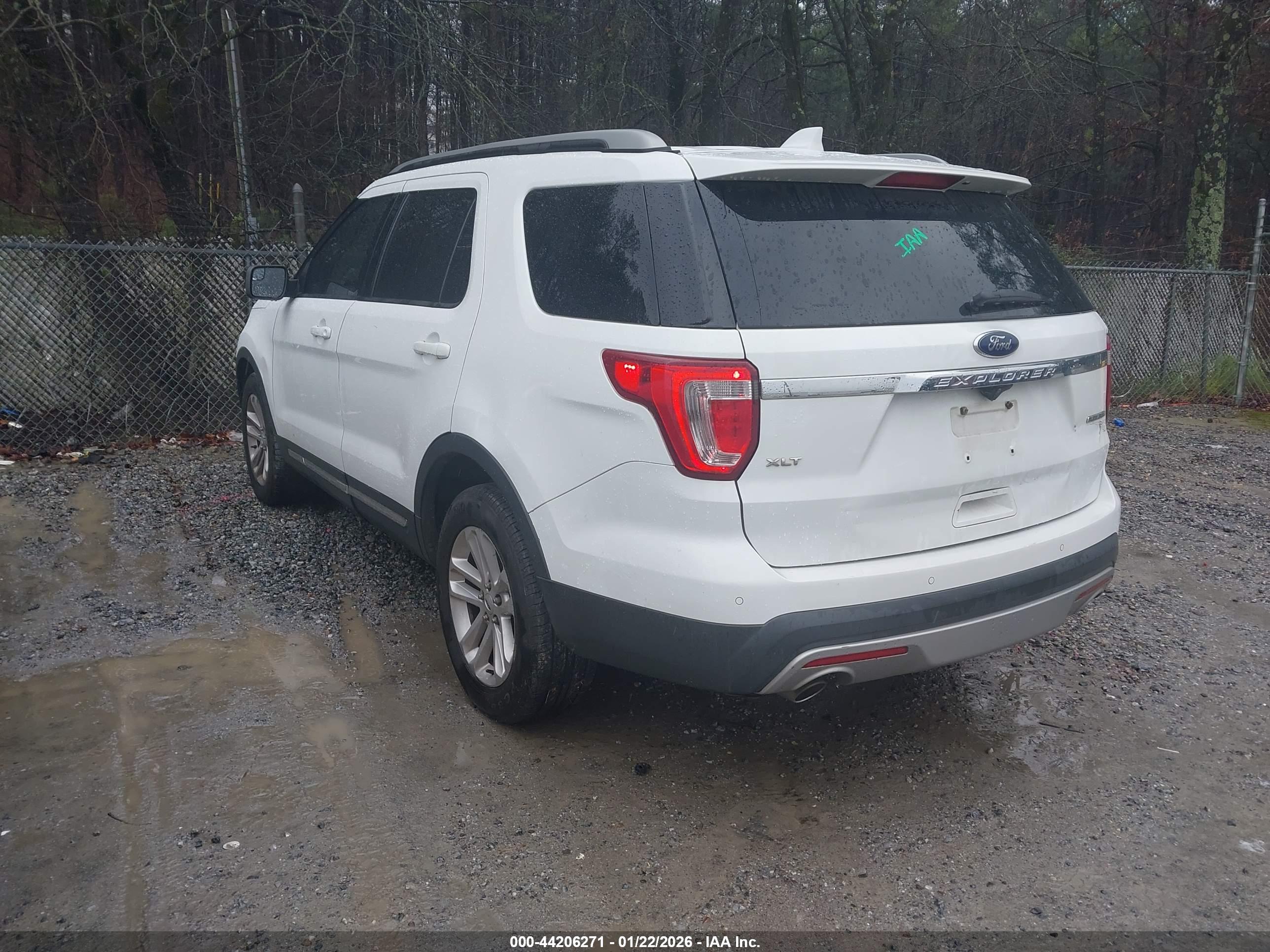 FORD EXPLORER image 3