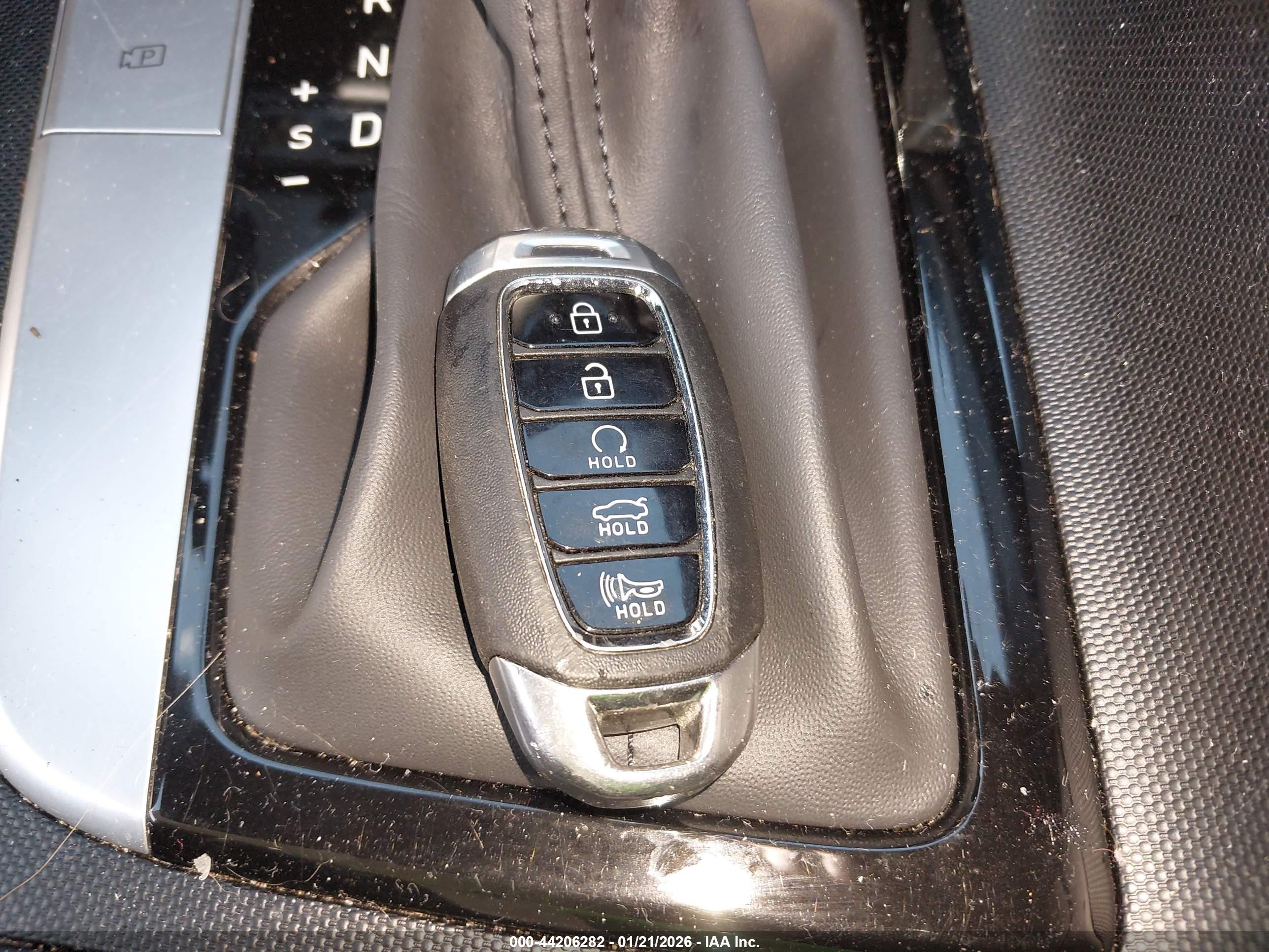 HYUNDAI ELANTRA image 11